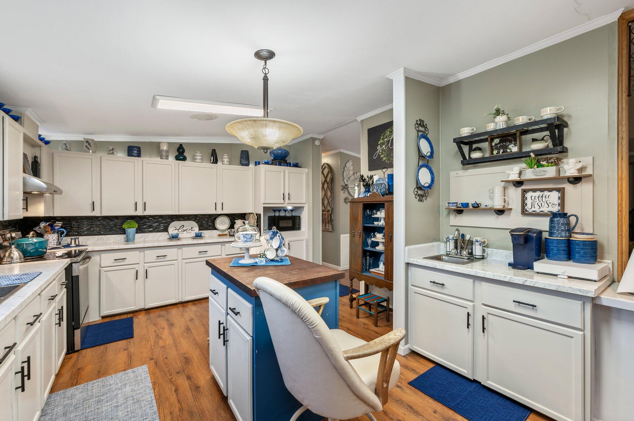 NO RECORDED SUBDIVISION - Residential
