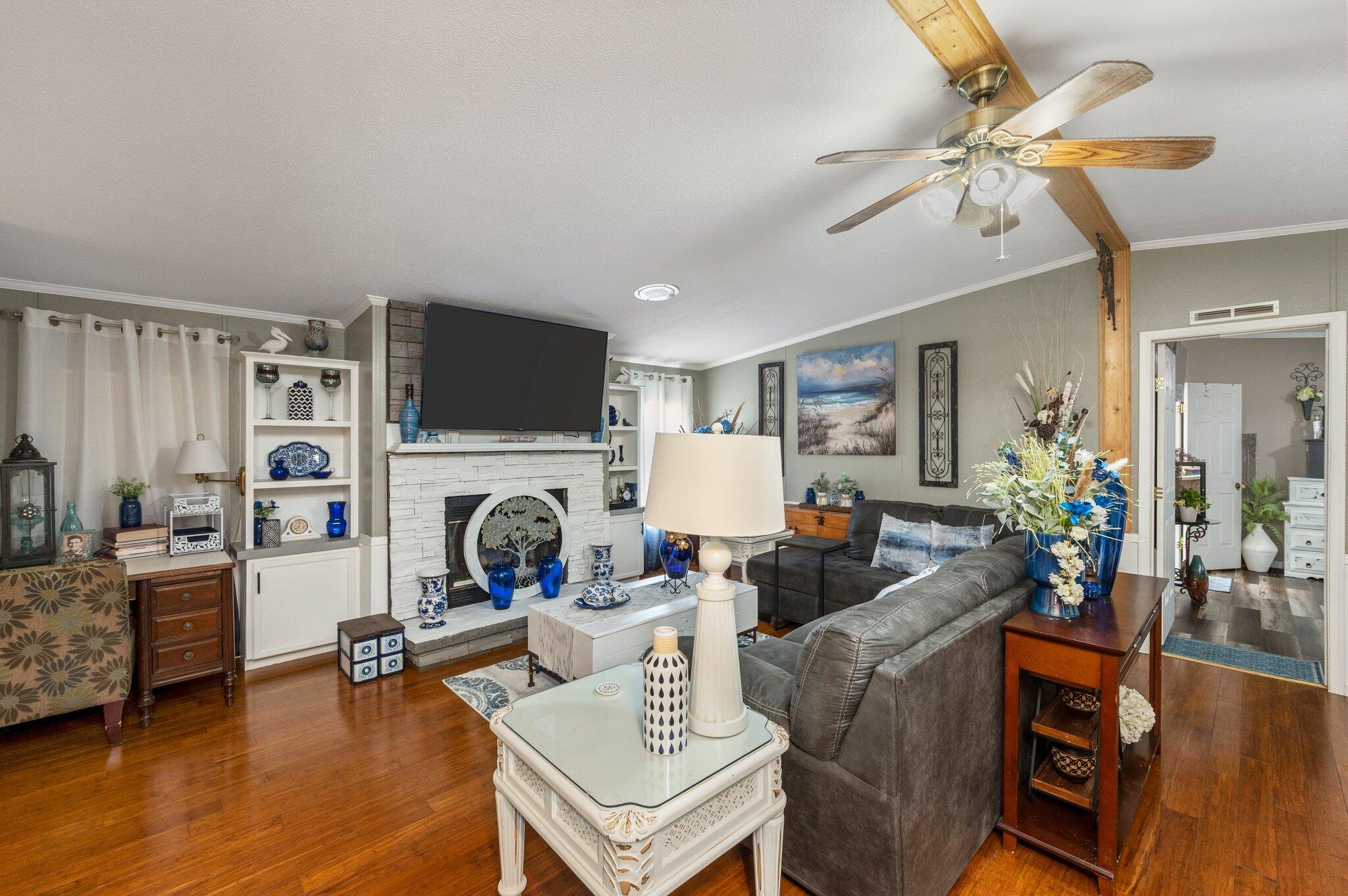 NO RECORDED SUBDIVISION - Residential