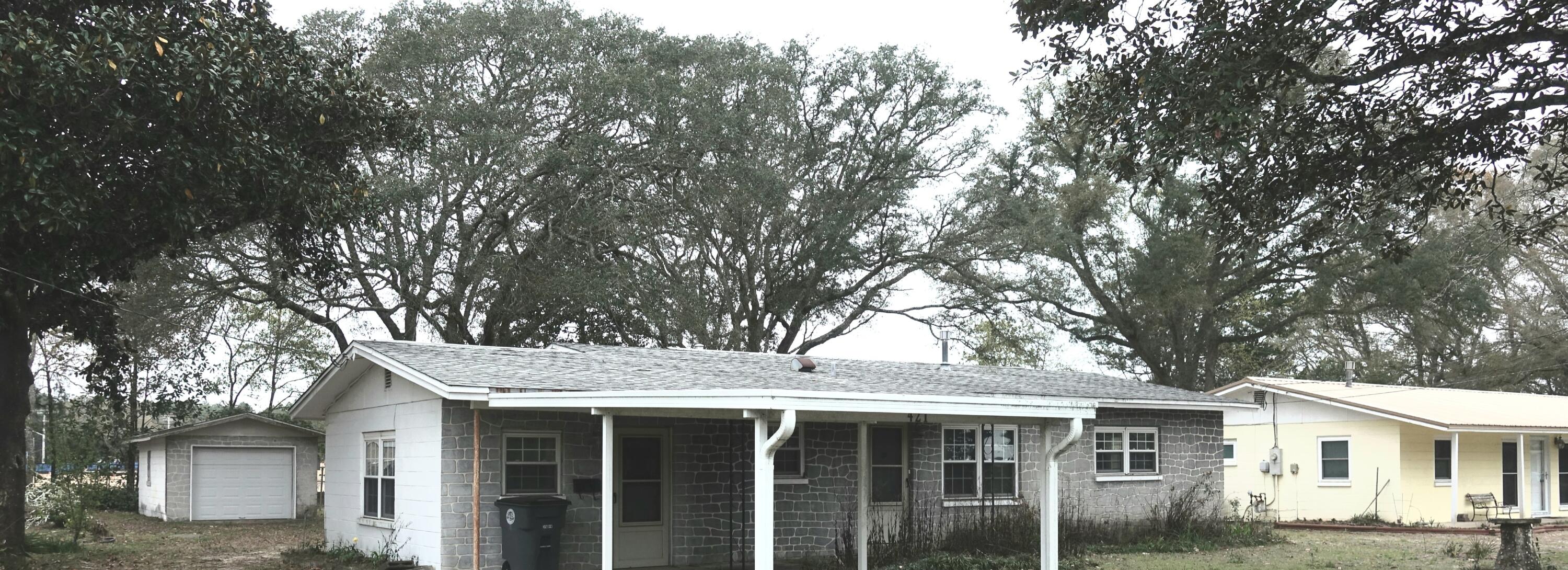 GREAT Investment opportunity! So much potential in this 3 bedroom and 1 bath home! Located at only 5 minutes to Eglin Airforce Base. Sitting on .28 acre lot. At only a few minutes from restaurants, schools, stores and boat ramp. Only 7 miles from Fort Walton Beach, 21 miles to Crestview and less than 30 minutes from the beautiful Destin sugar beaches.