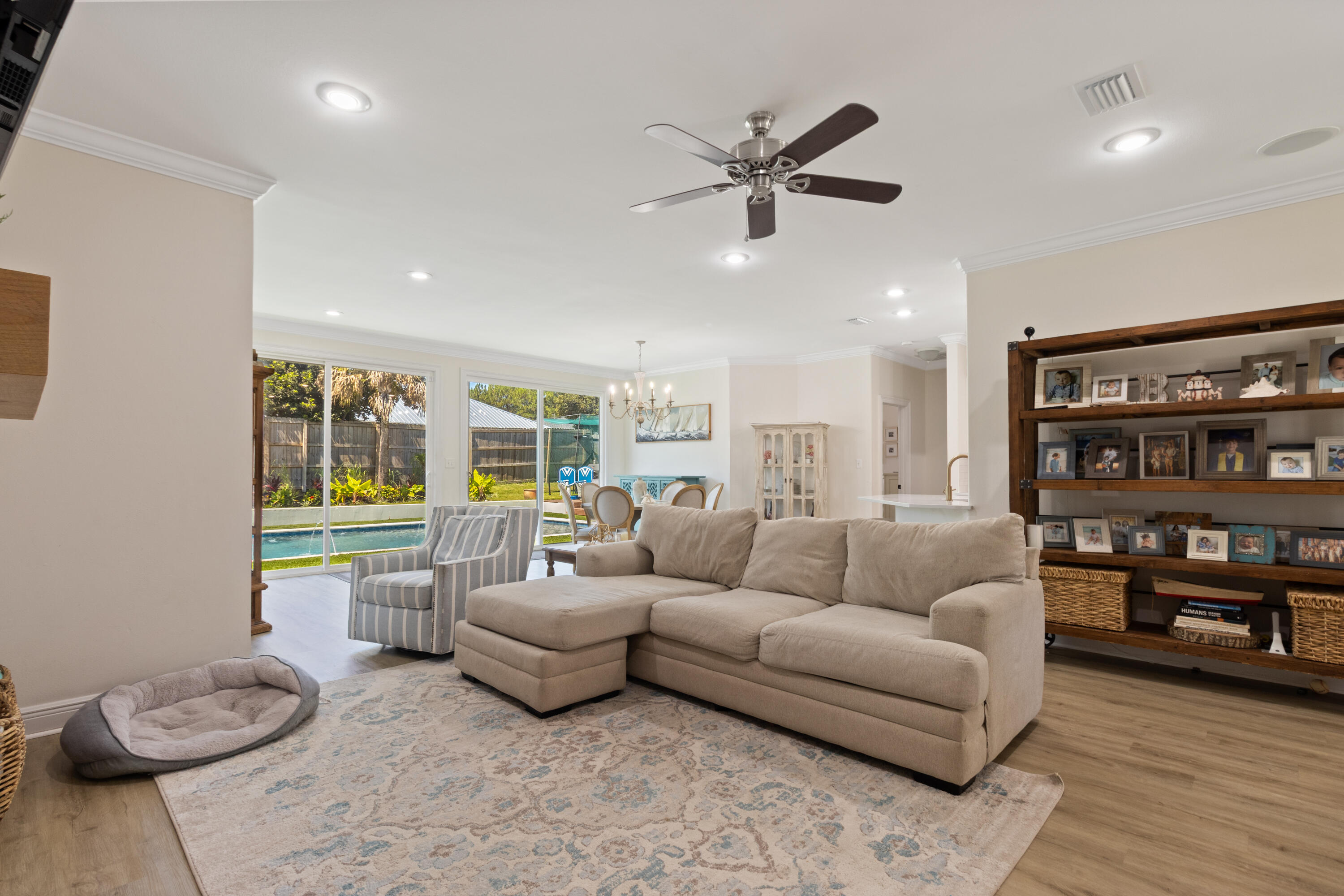 HOLIDAY SHORES ESTATES - Residential
