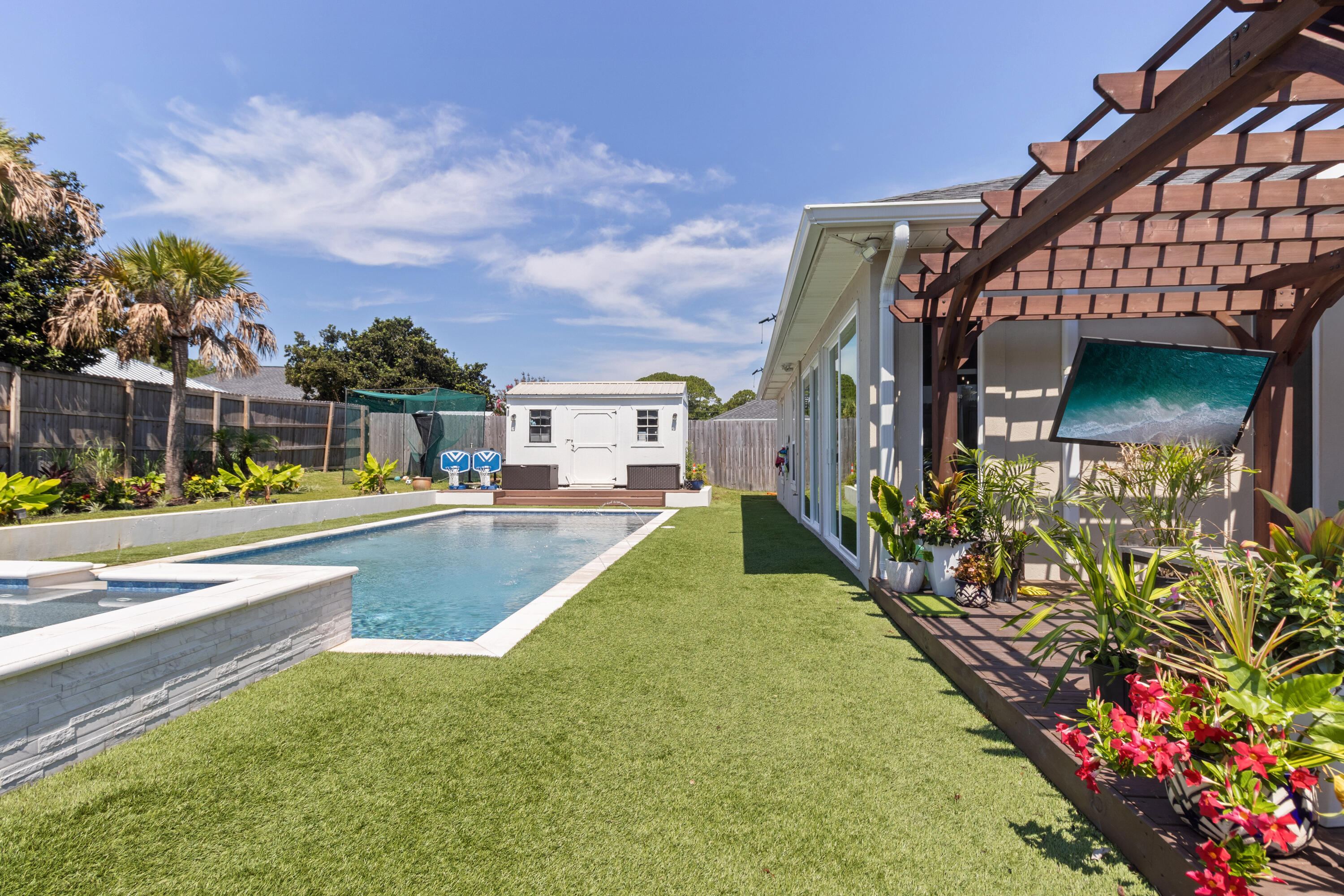 HOLIDAY SHORES ESTATES - Residential