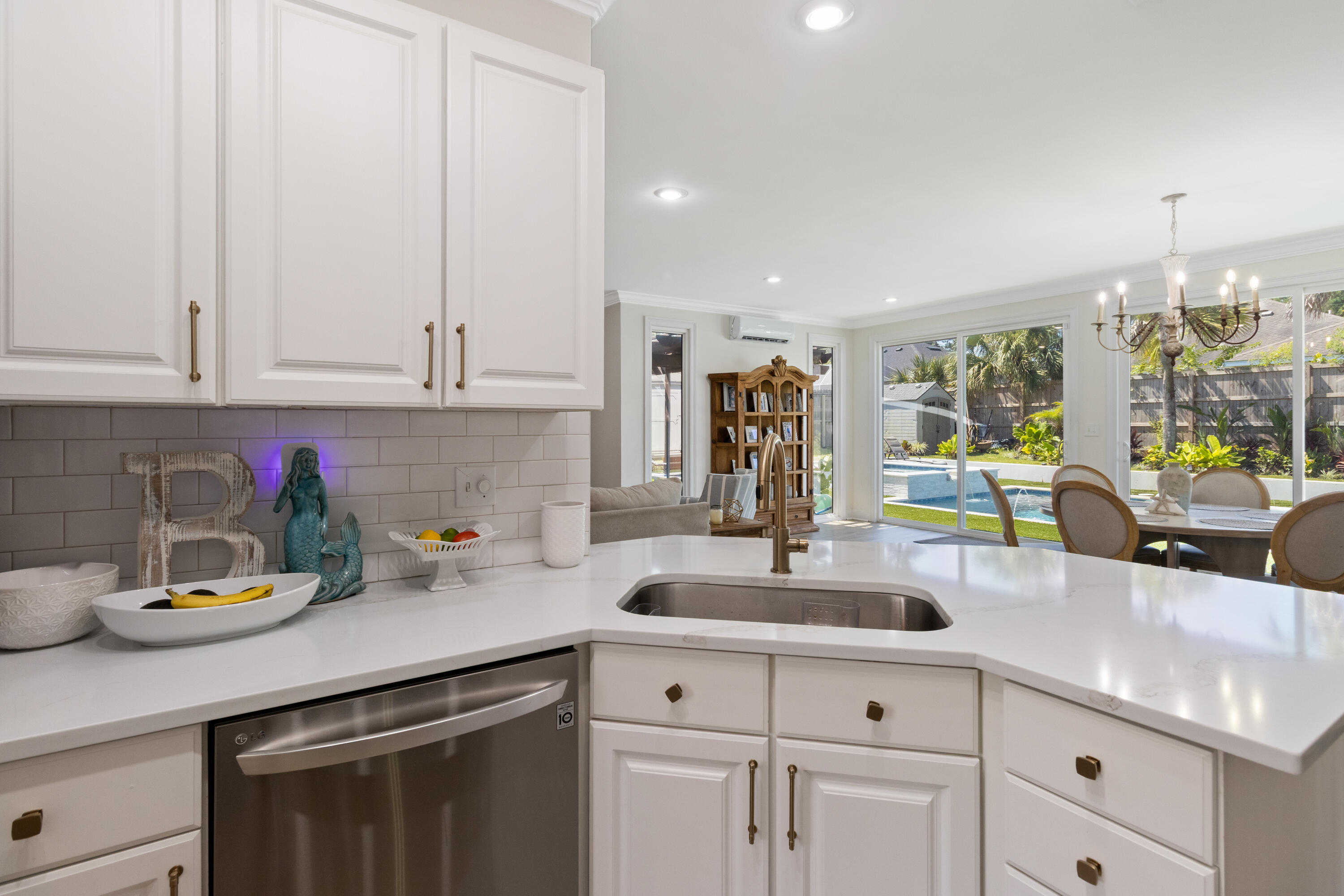 HOLIDAY SHORES ESTATES - Residential
