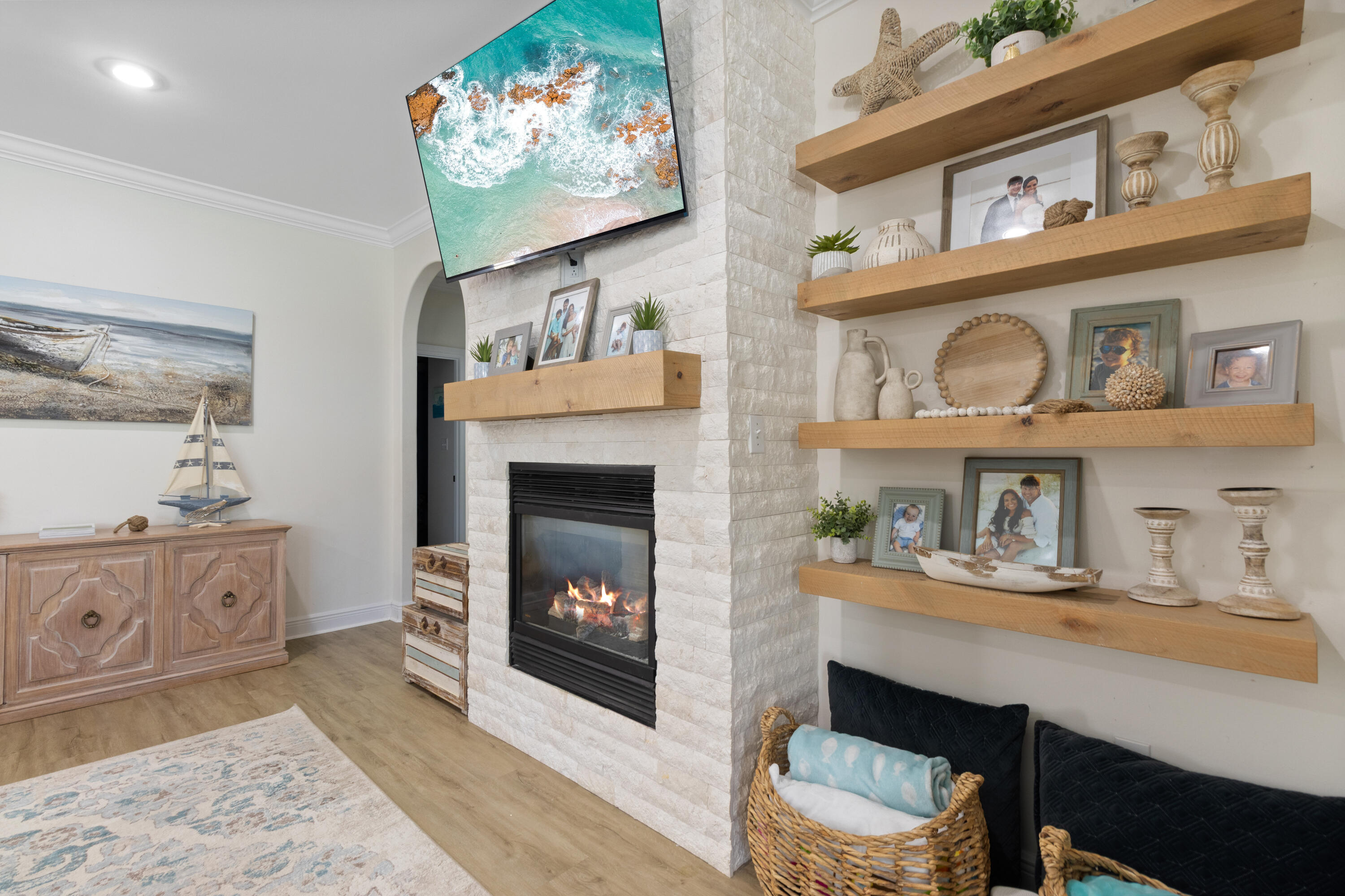 HOLIDAY SHORES ESTATES - Residential