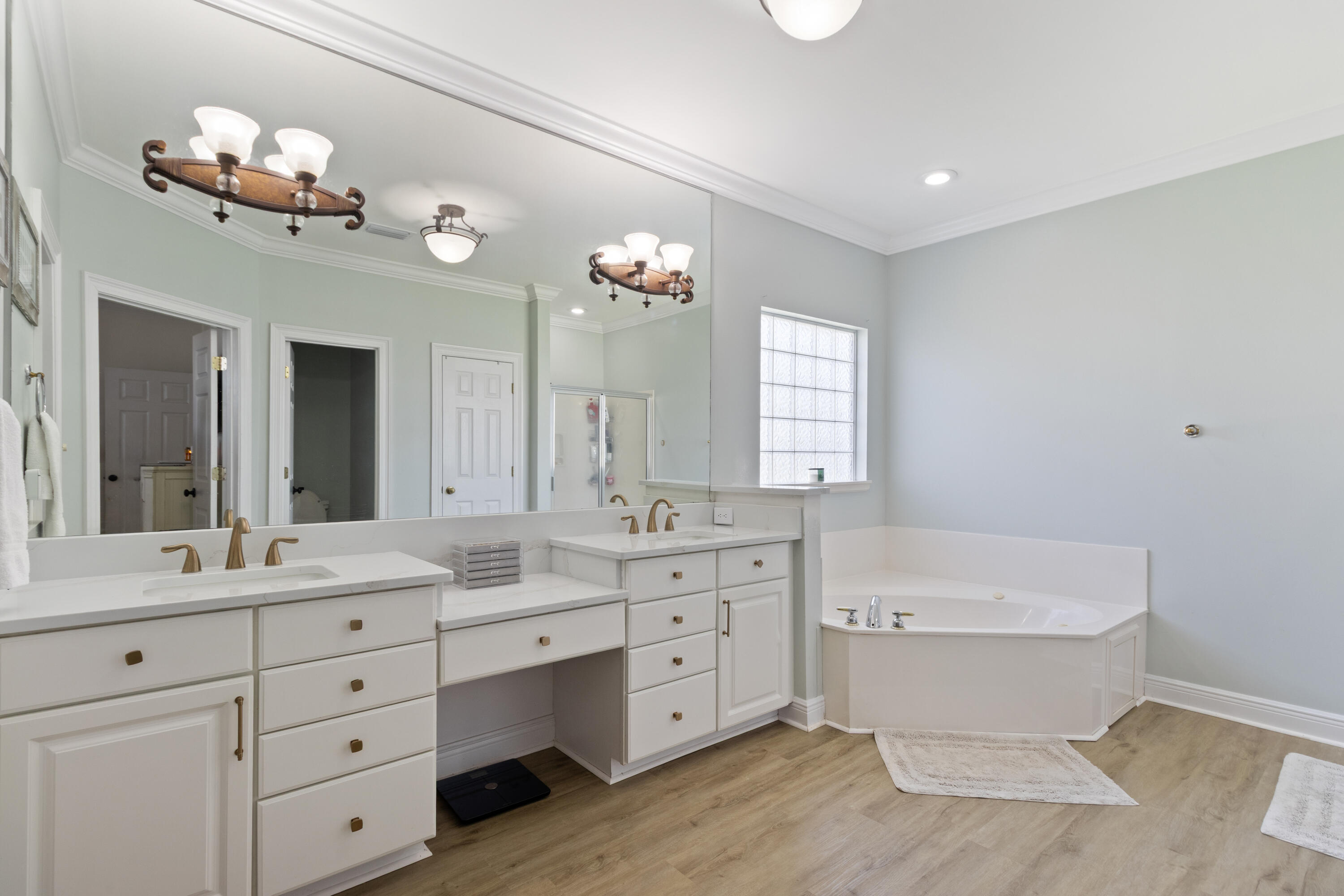 HOLIDAY SHORES ESTATES - Residential