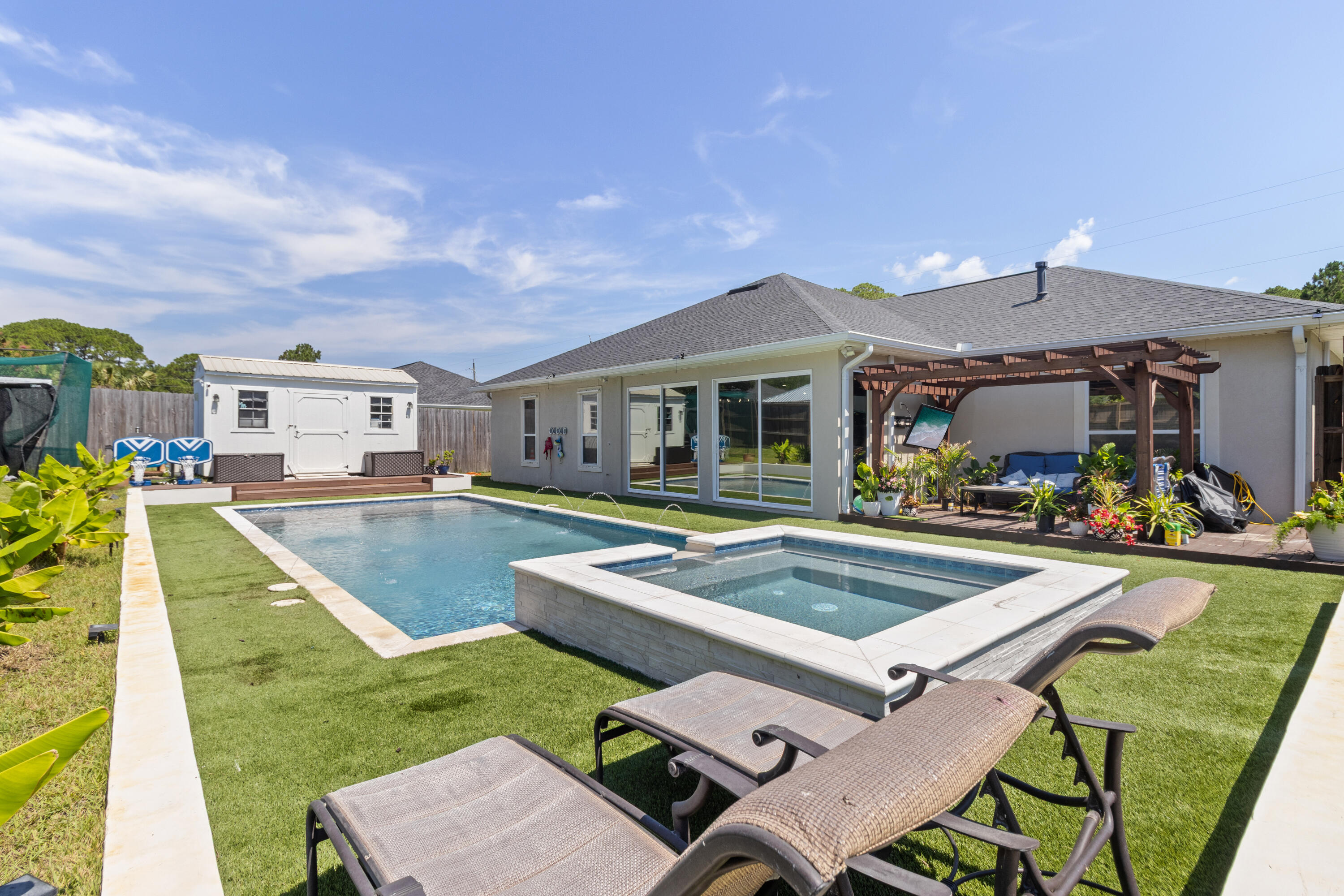 HOLIDAY SHORES ESTATES - Residential