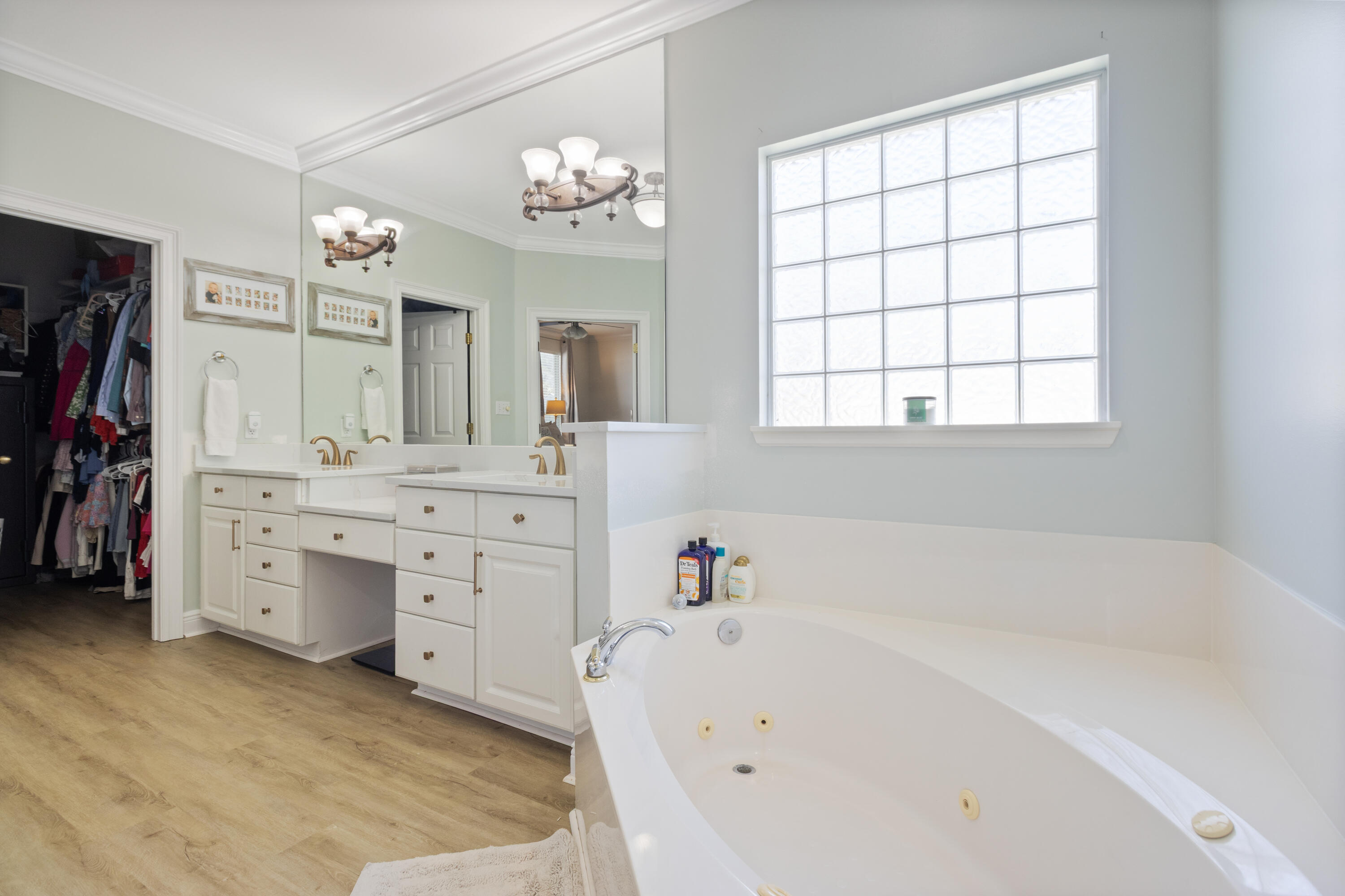HOLIDAY SHORES ESTATES - Residential