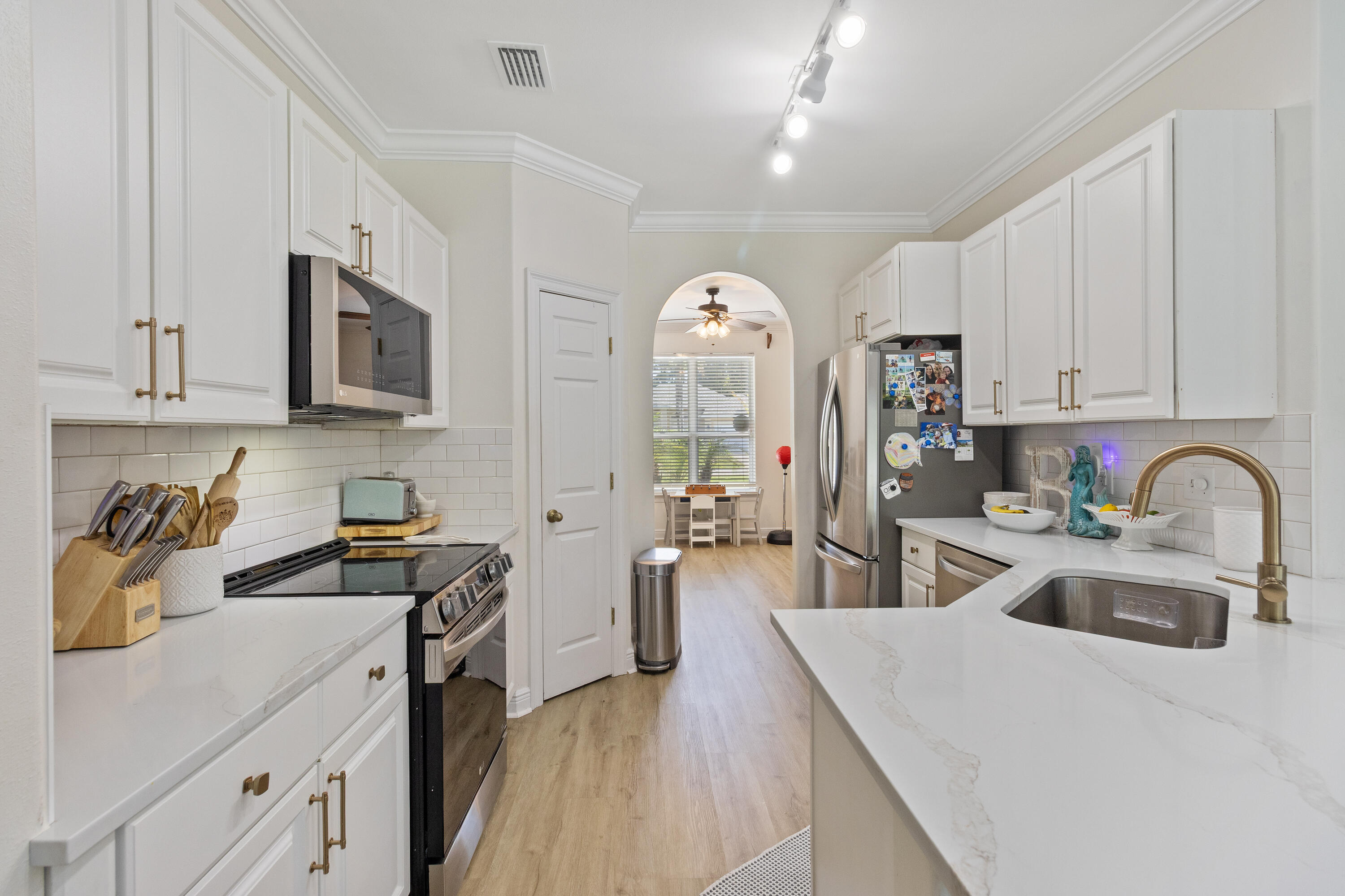 HOLIDAY SHORES ESTATES - Residential