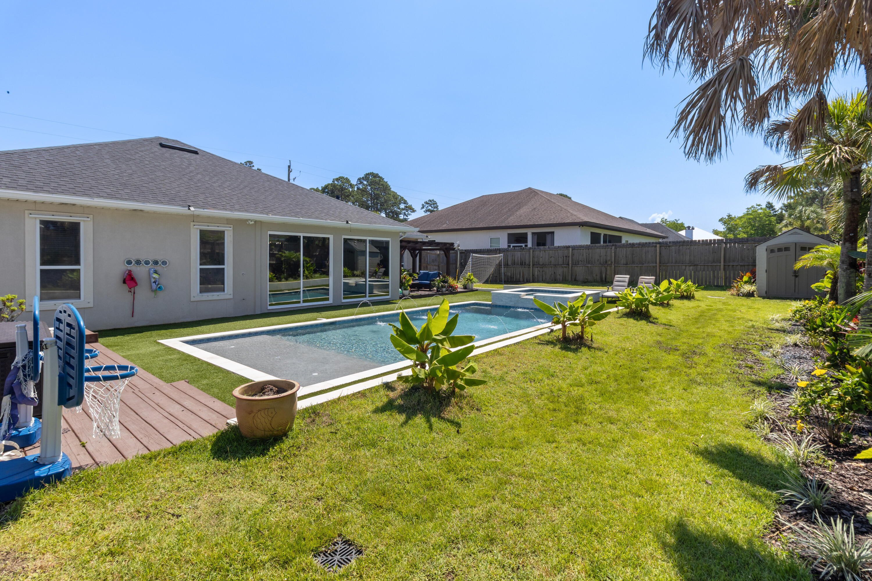 HOLIDAY SHORES ESTATES - Residential