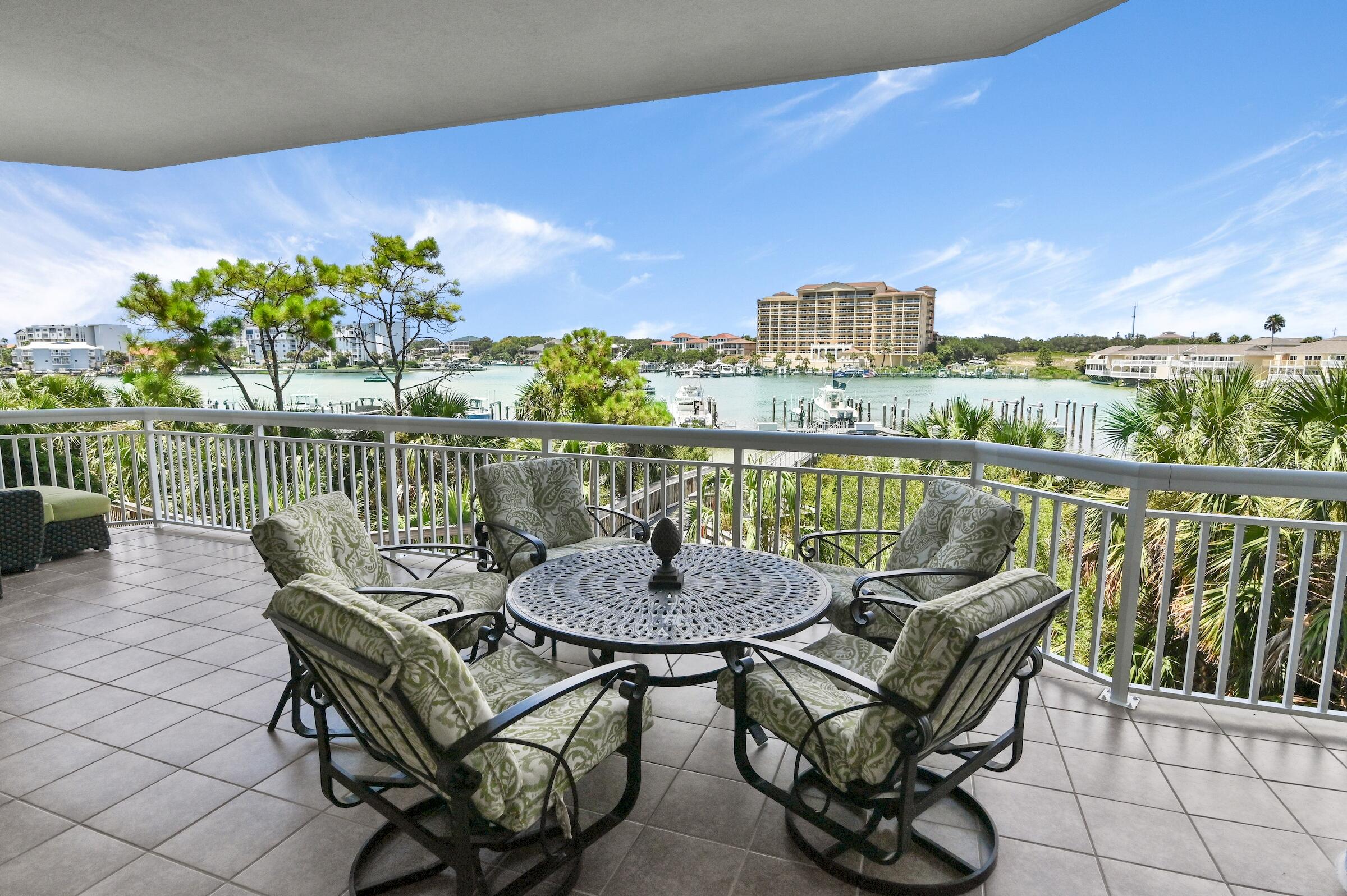 HARBOR LANDING - Residential