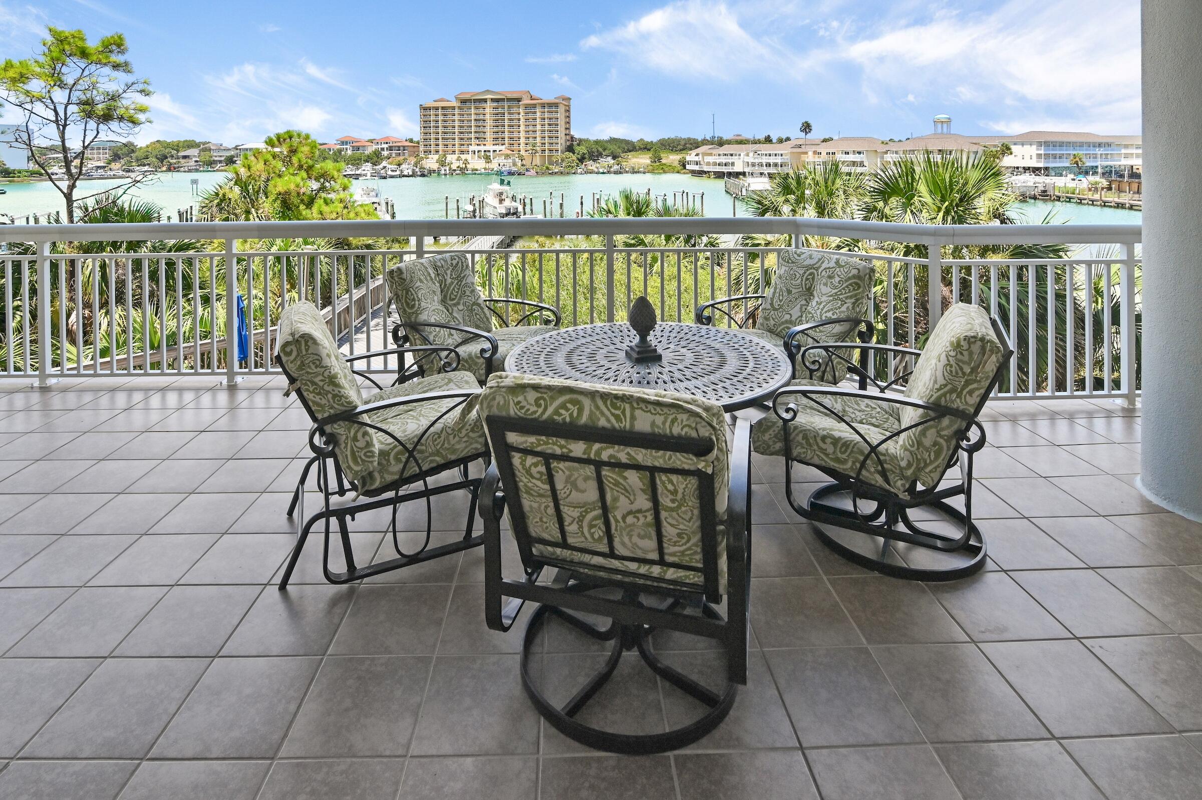 HARBOR LANDING - Residential