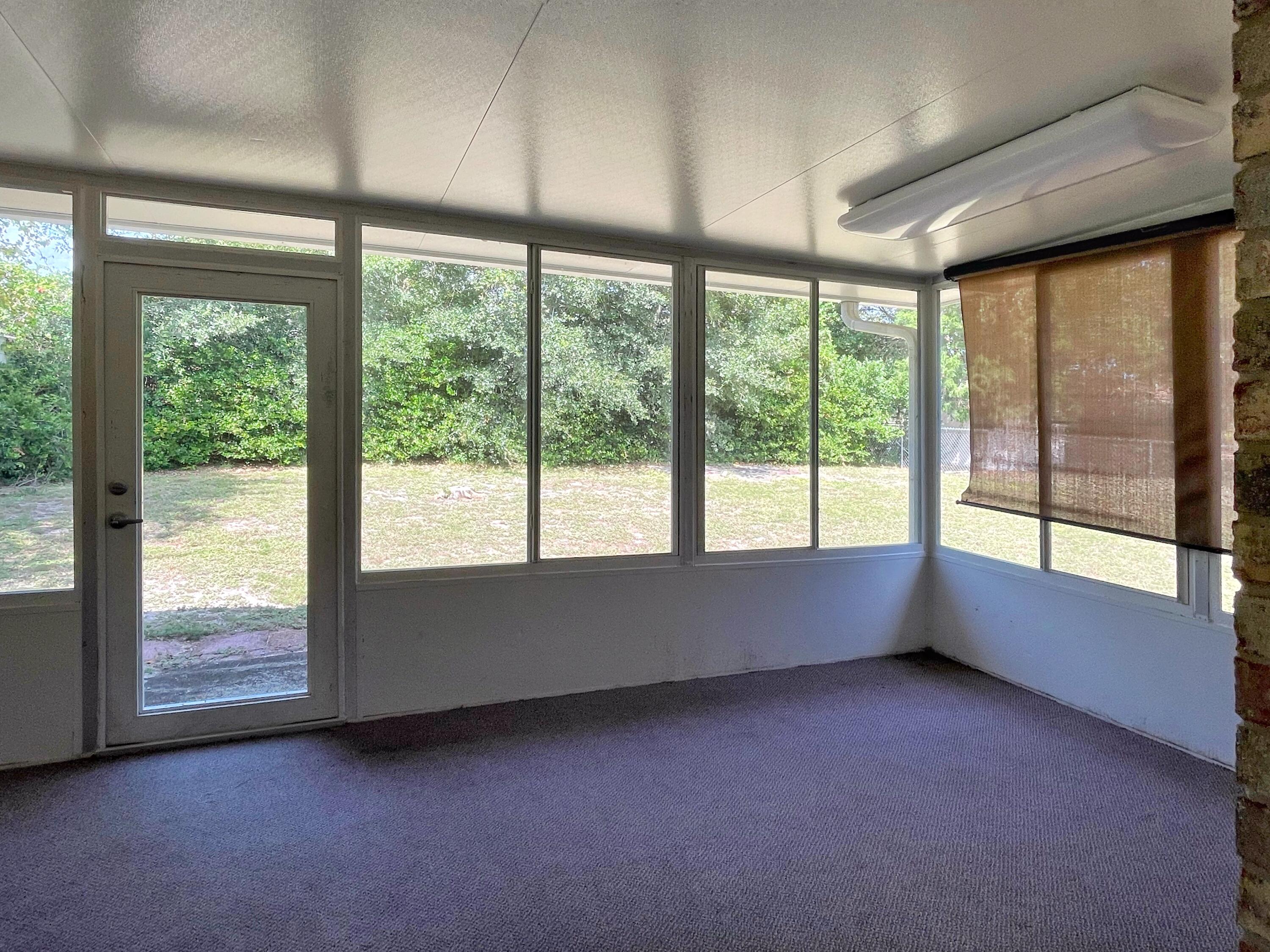 MARY ESTHER HEIGHTS - Residential Lease