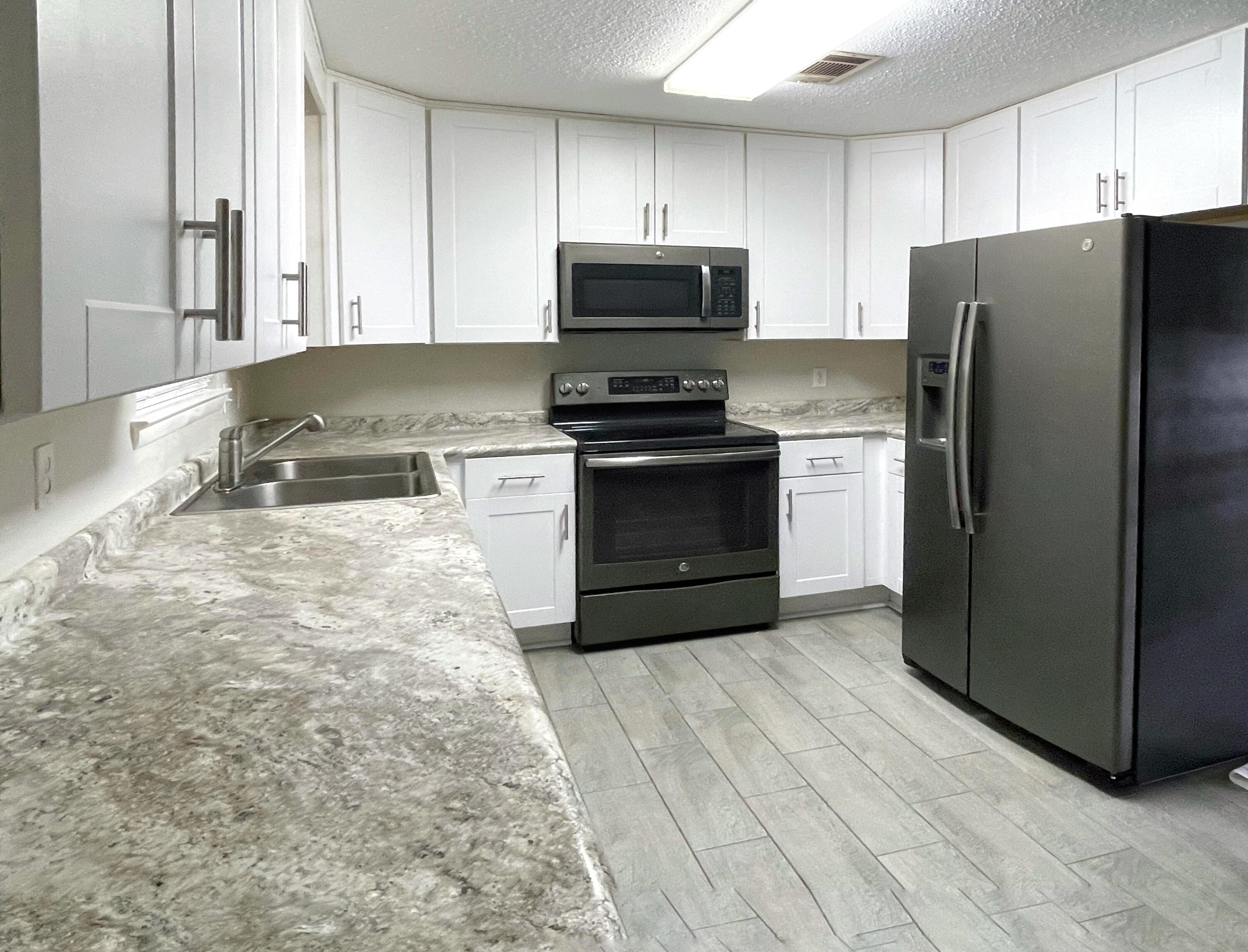 MARY ESTHER HEIGHTS - Residential Lease