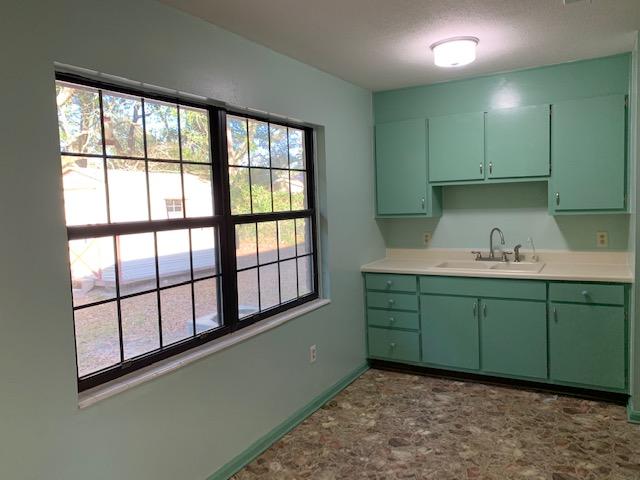 CAROL ANNE MANOR - Residential