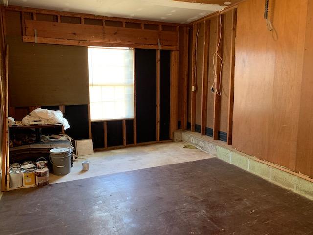 CAROL ANNE MANOR - Residential