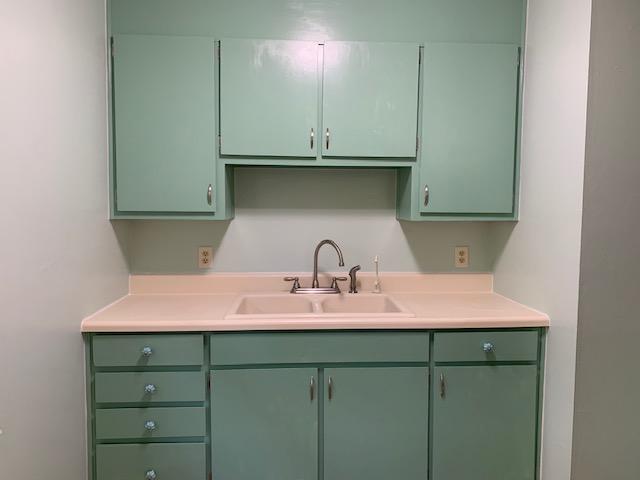 CAROL ANNE MANOR - Residential