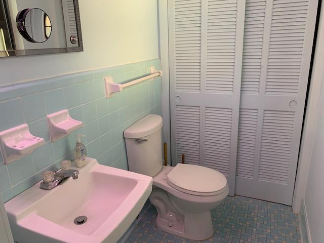 CAROL ANNE MANOR - Residential