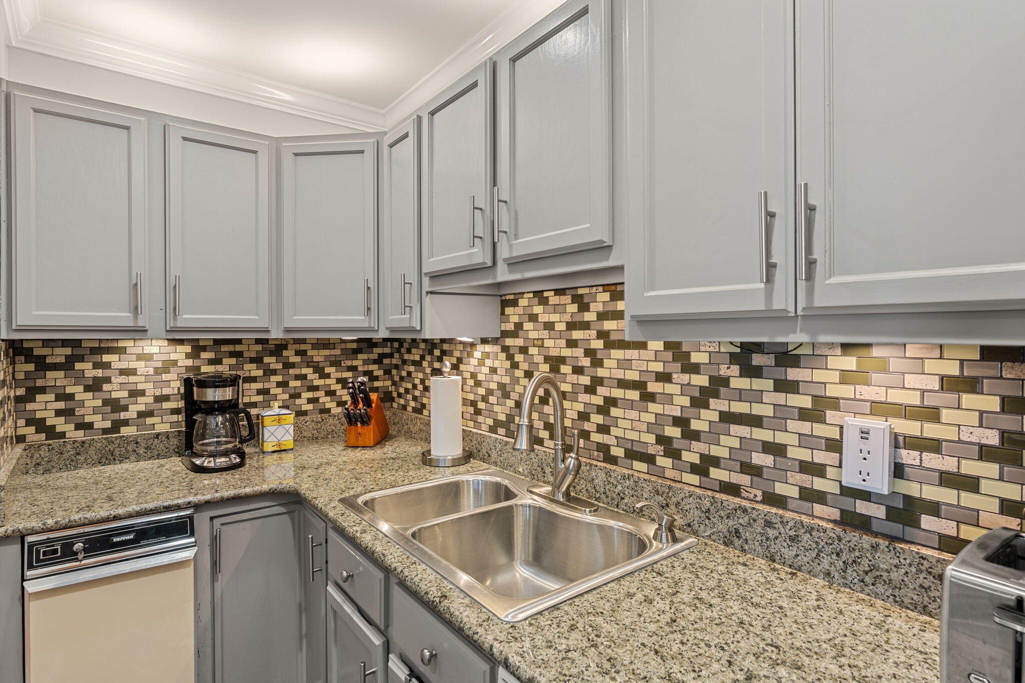 SUN KING TOWERS PH 1 - Residential