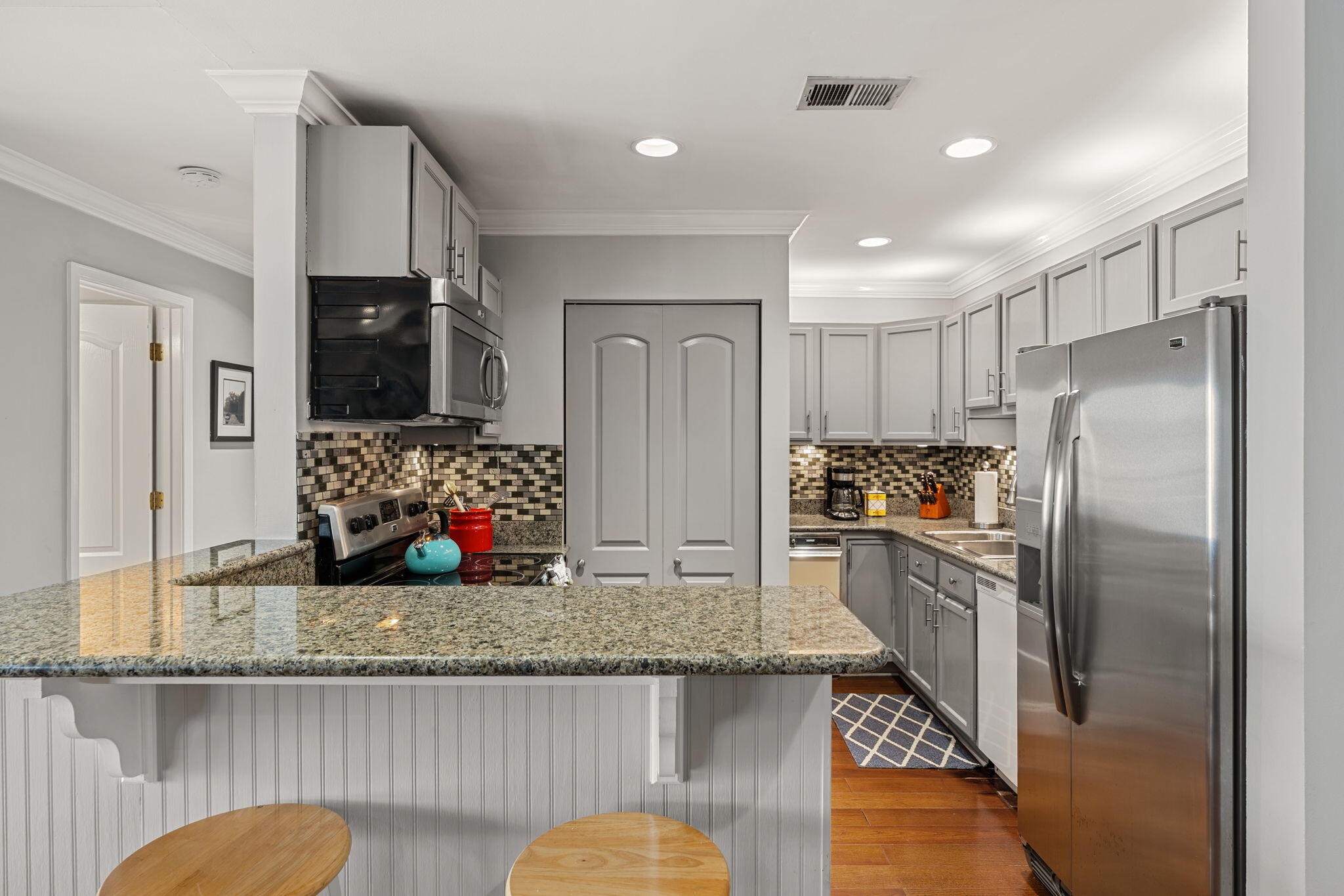 SUN KING TOWERS PH 1 - Residential