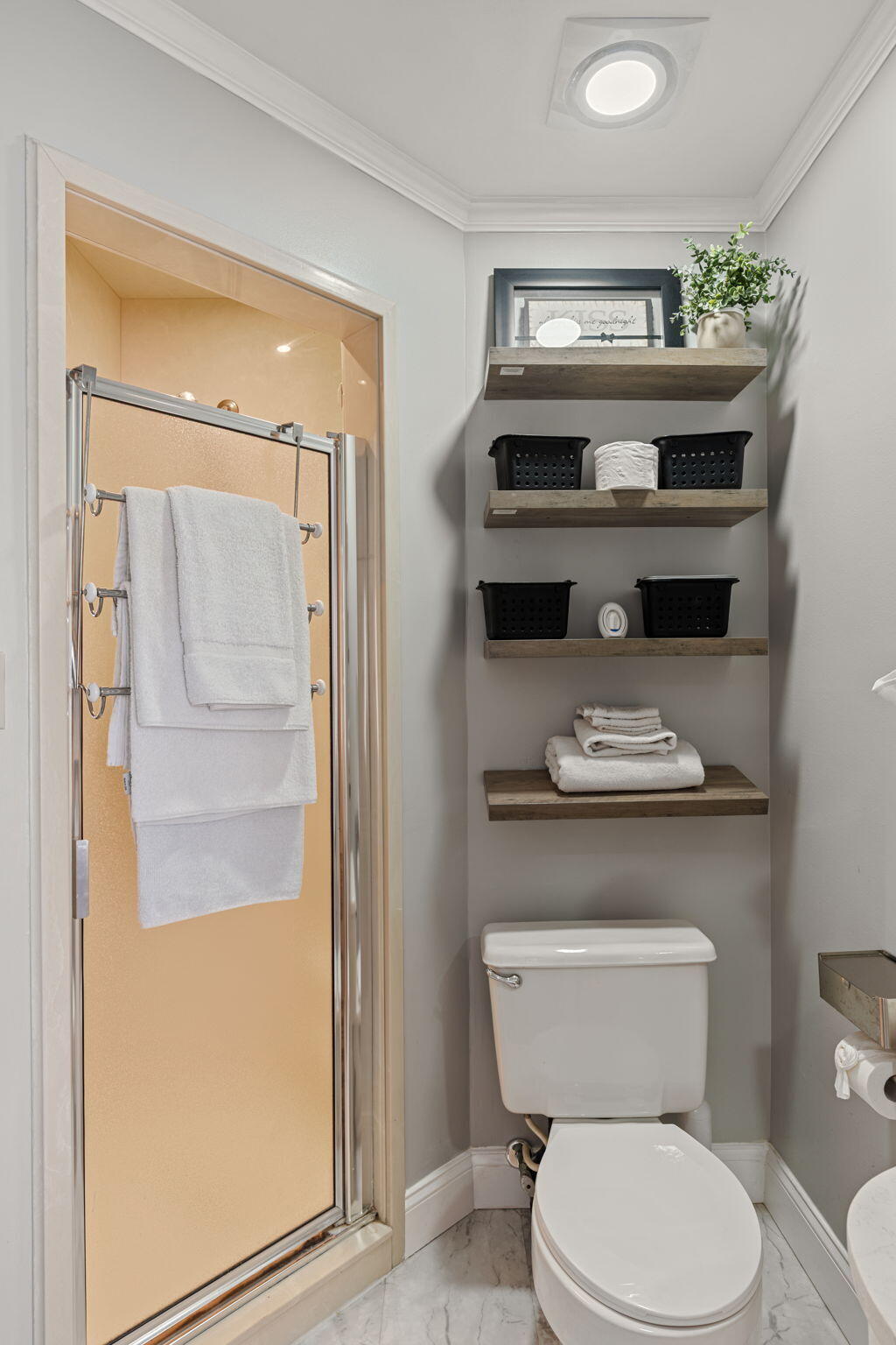 SUN KING TOWERS PH 1 - Residential