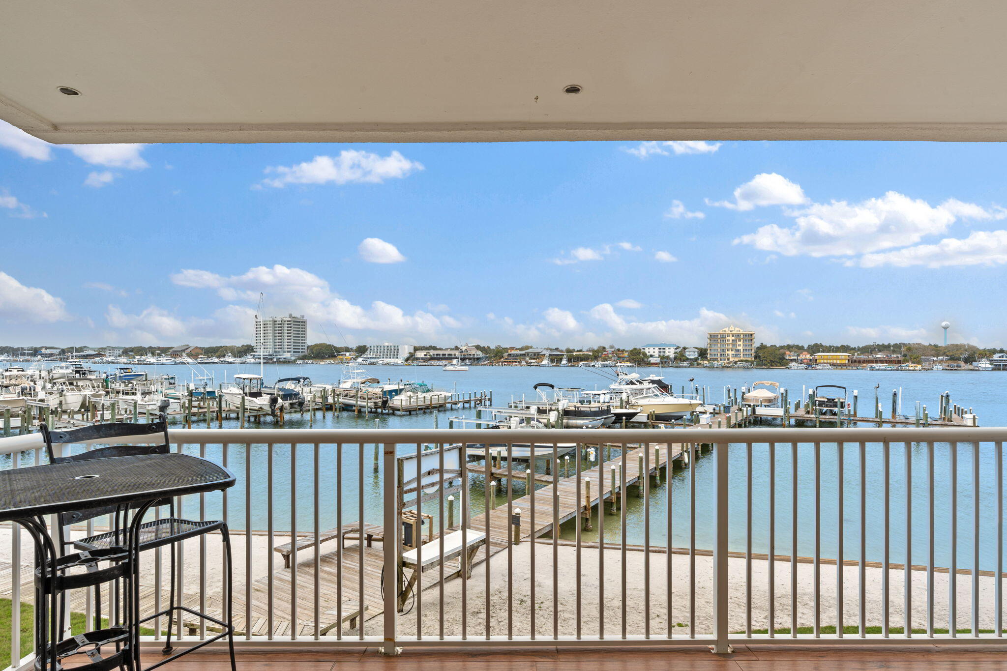 SUN KING TOWERS PH 1 - Residential