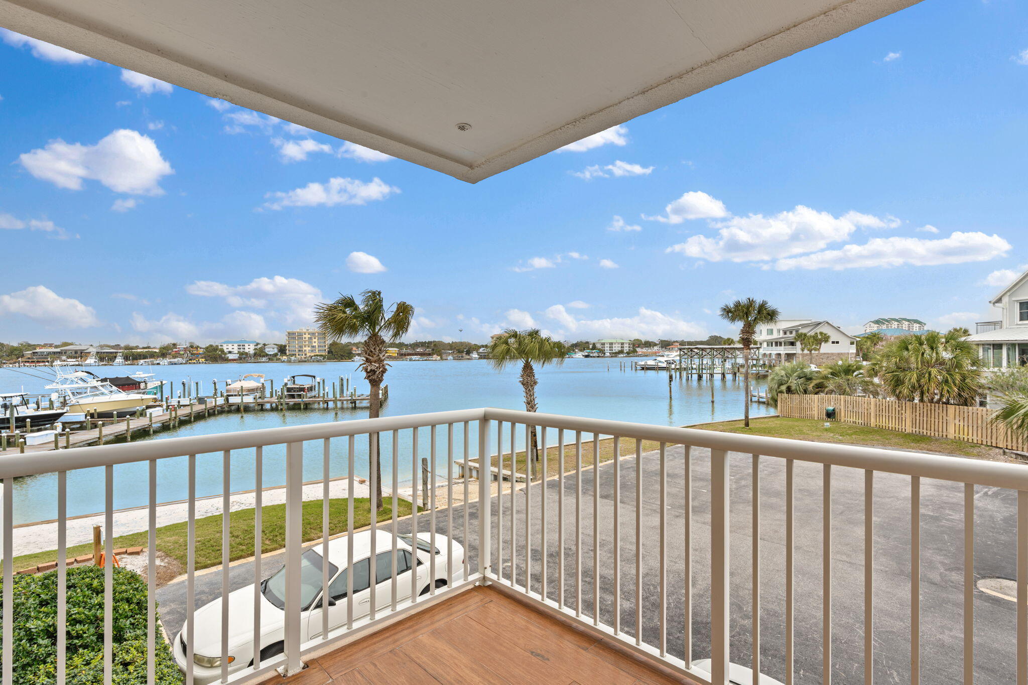 SUN KING TOWERS PH 1 - Residential