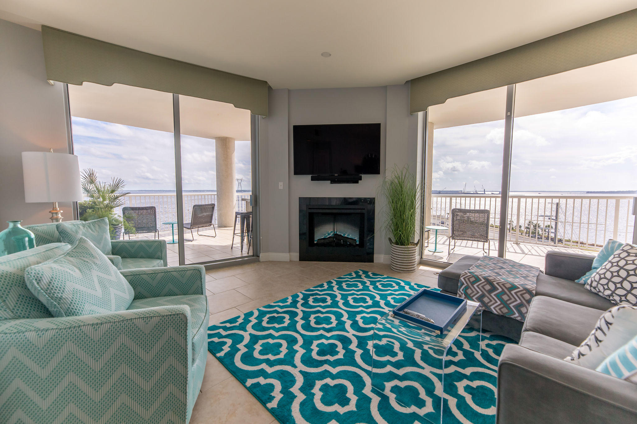 MARINA LANDING - Residential