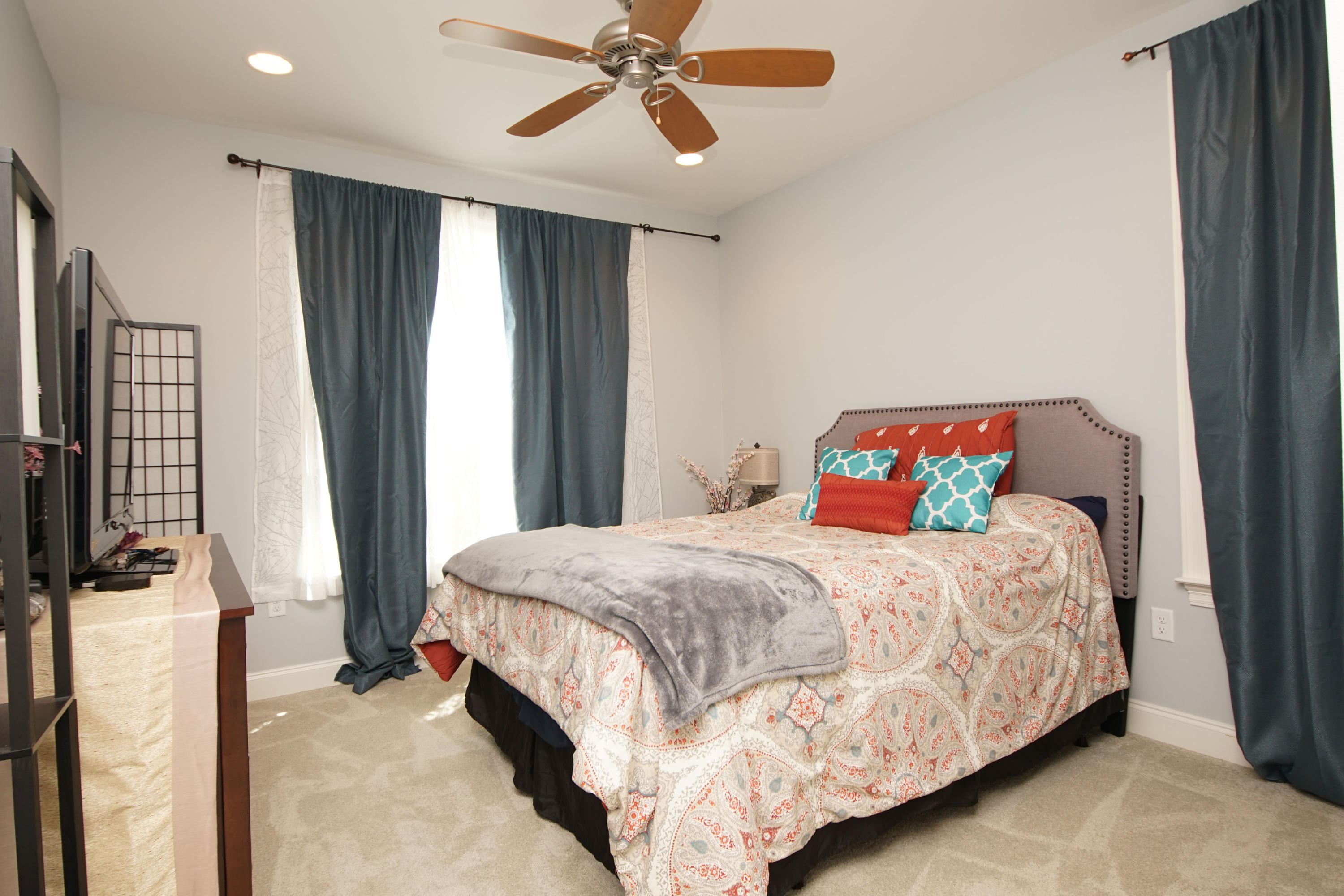 MAGNOLIA WOODS PHASE III - Residential Lease