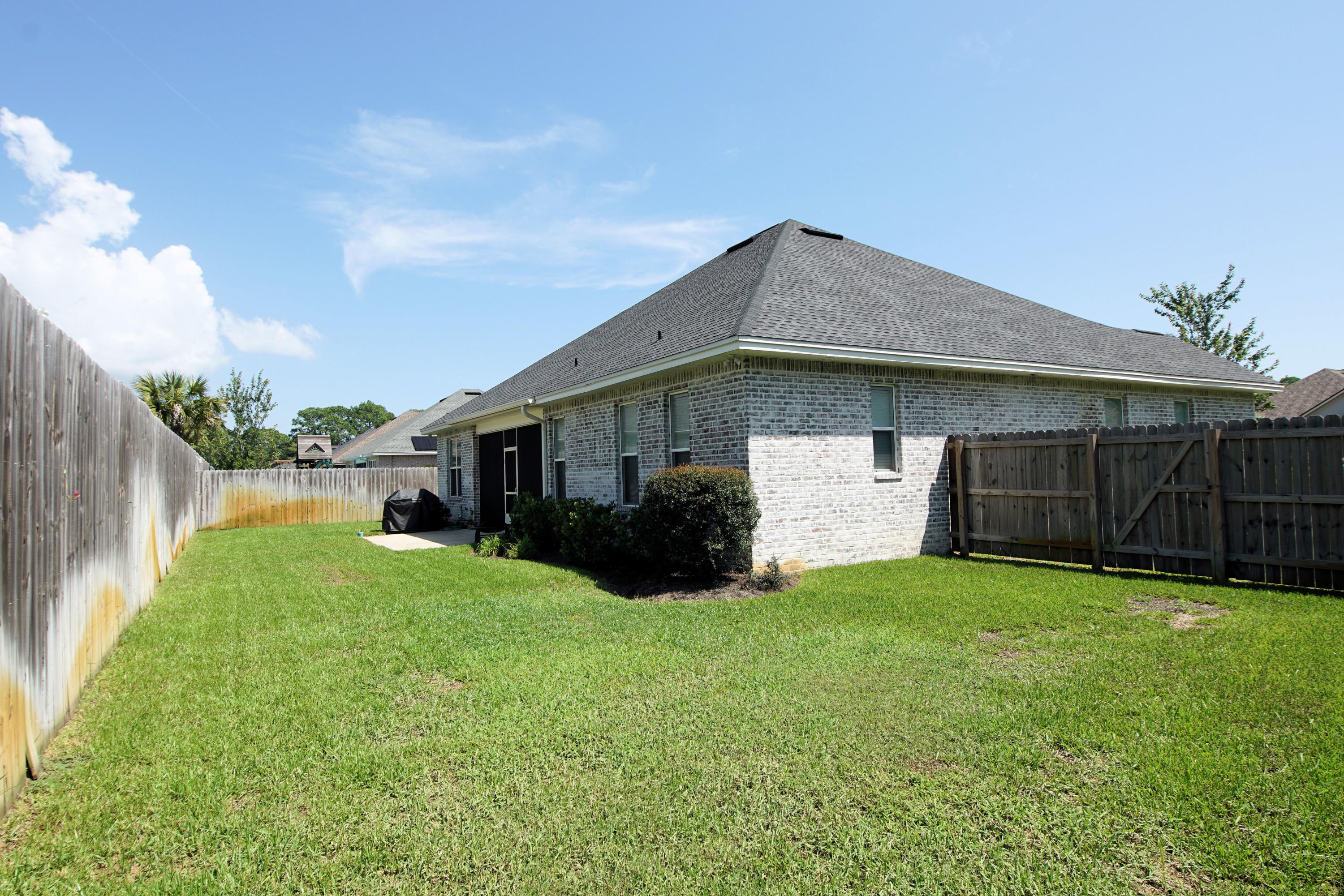 MAGNOLIA WOODS PHASE III - Residential Lease