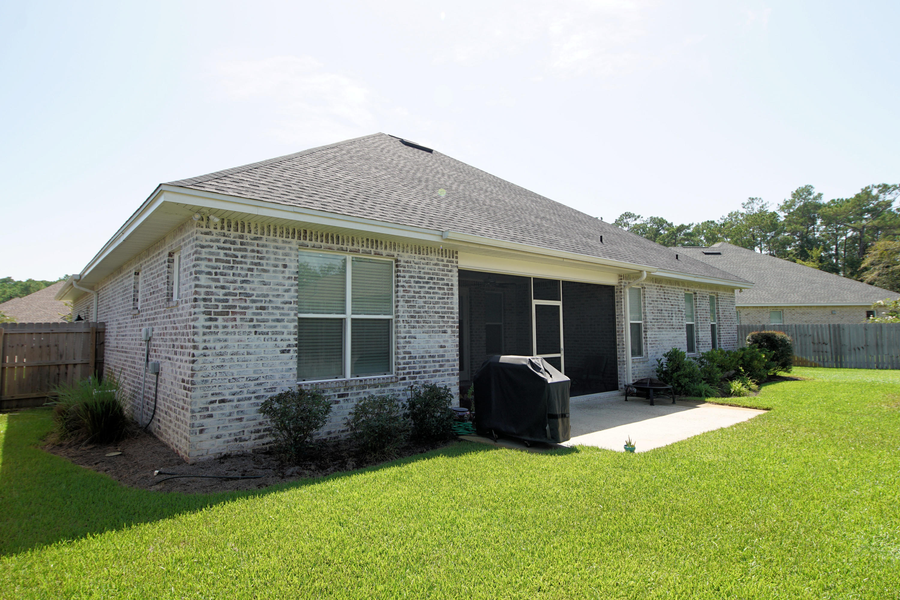 MAGNOLIA WOODS PHASE III - Residential Lease