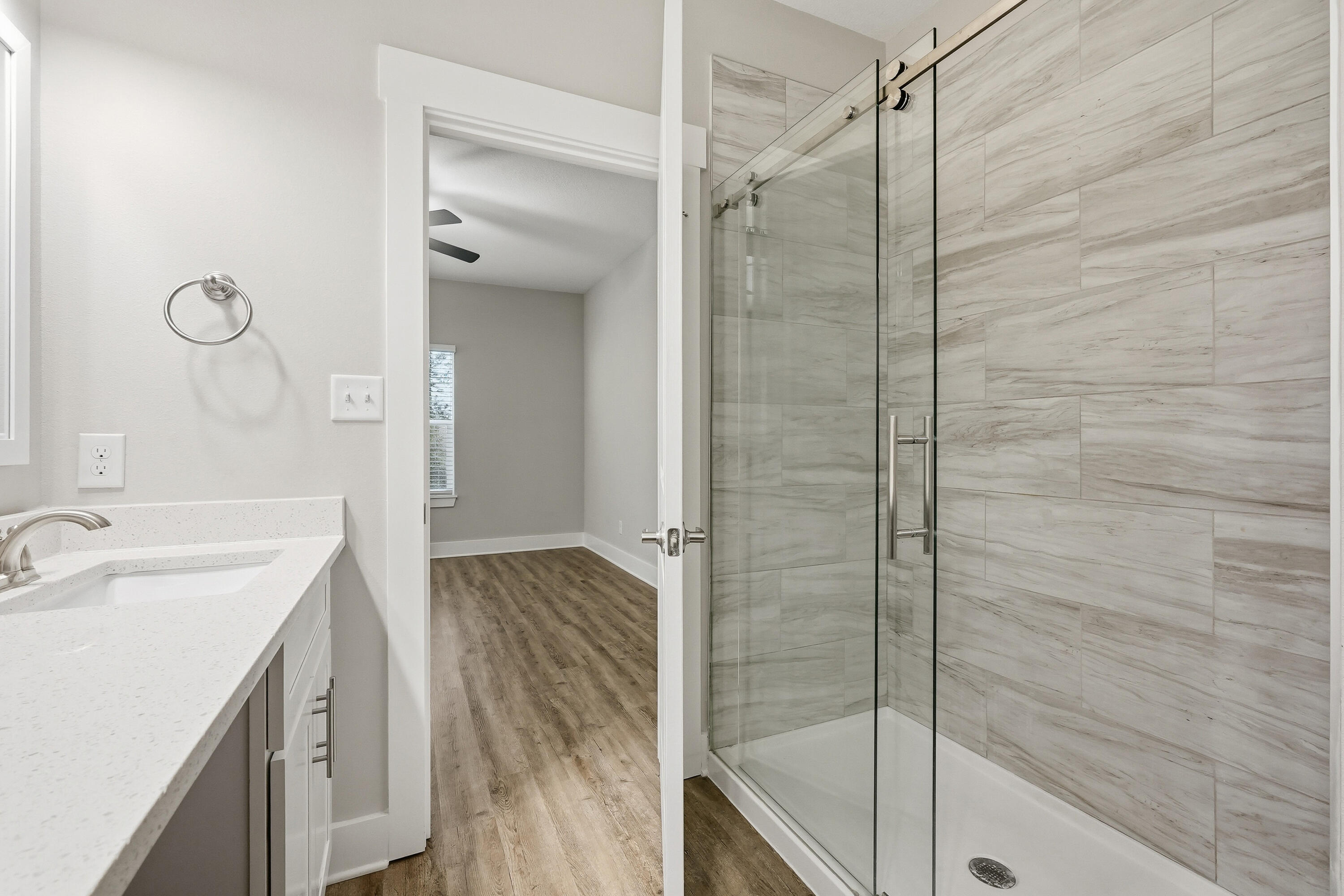 VERANDAS OF FREEPORT, THE - Residential Lease