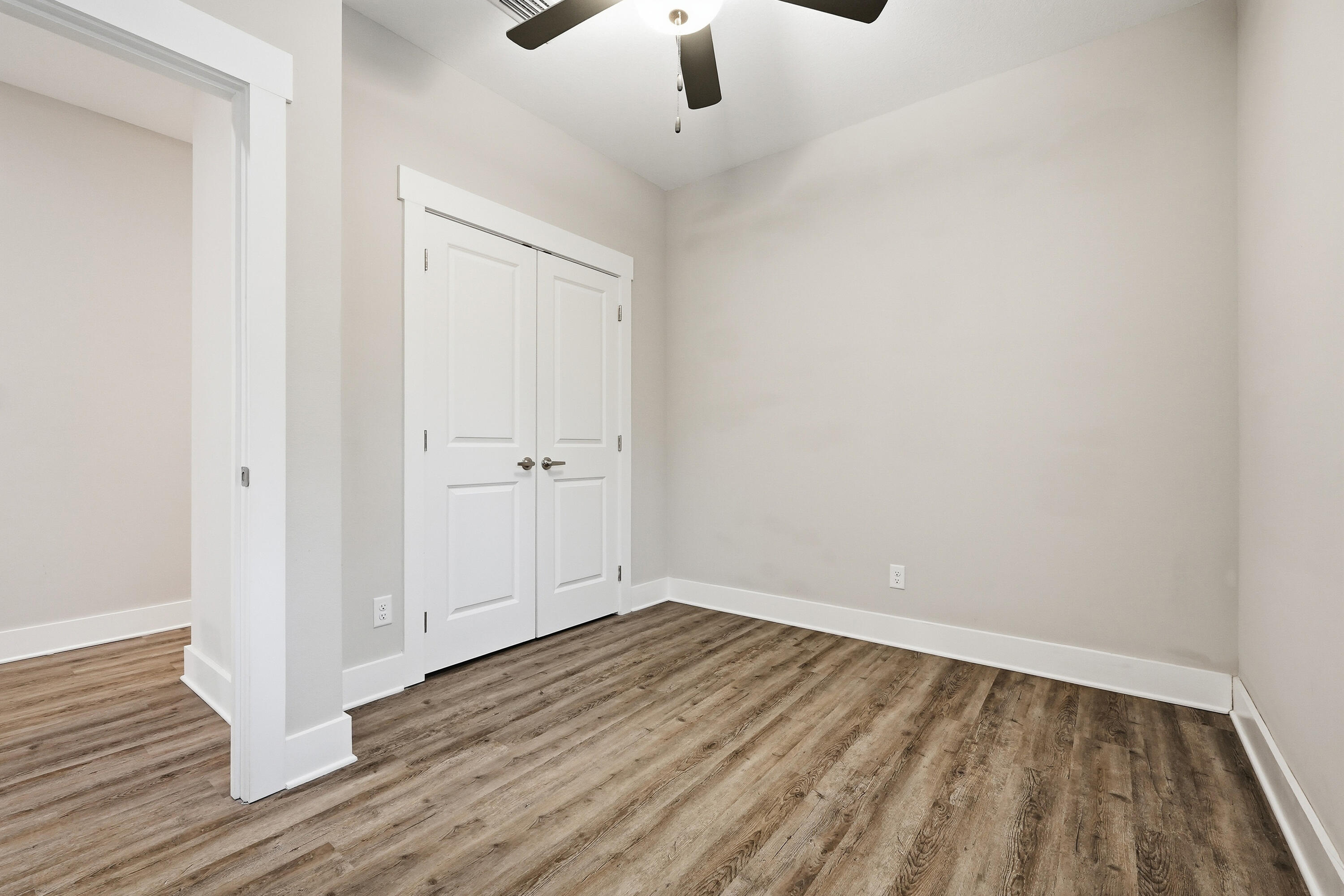 VERANDAS OF FREEPORT, THE - Residential Lease