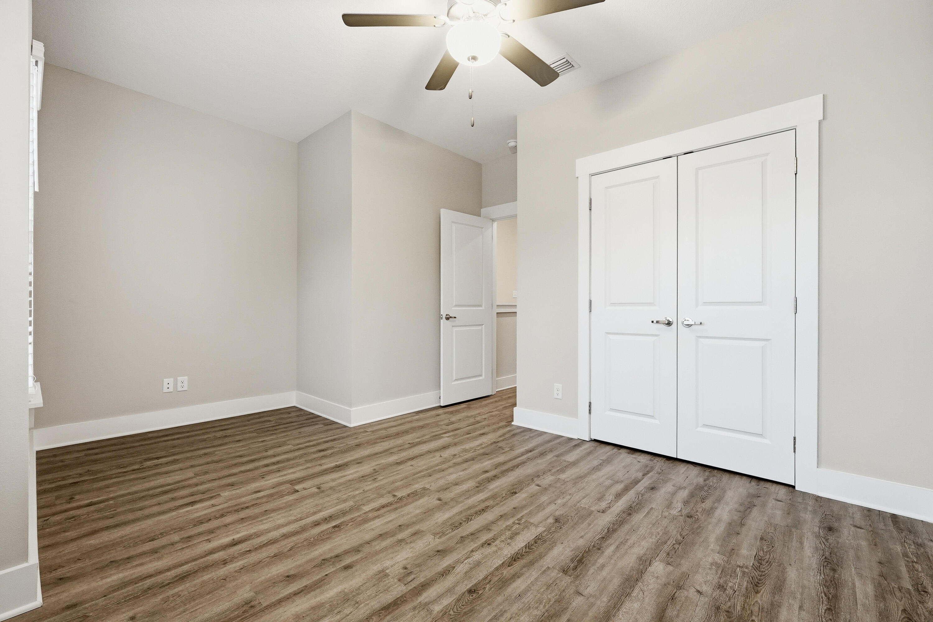 VERANDAS OF FREEPORT, THE - Residential Lease