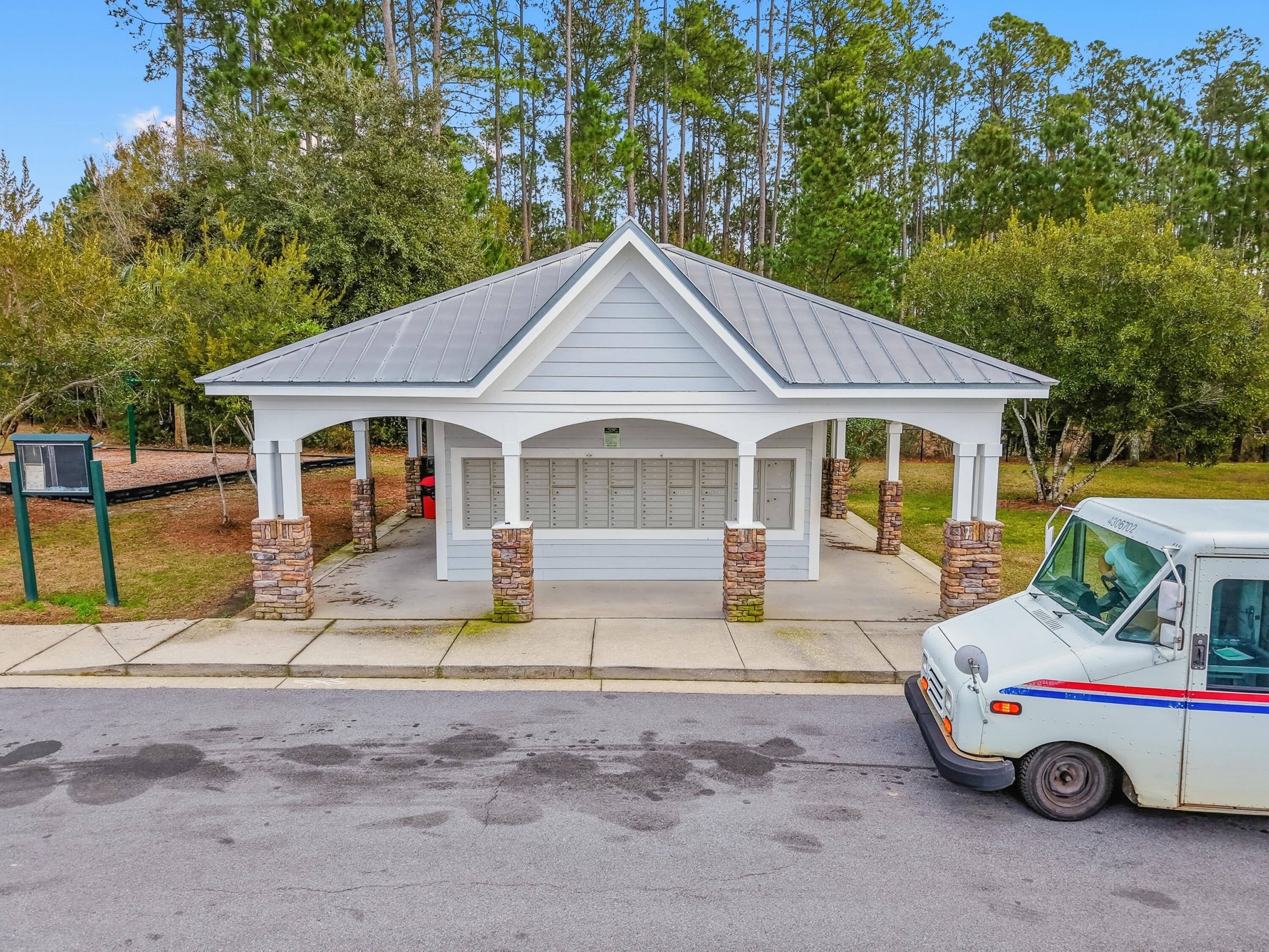 VERANDAS OF FREEPORT, THE - Residential Lease