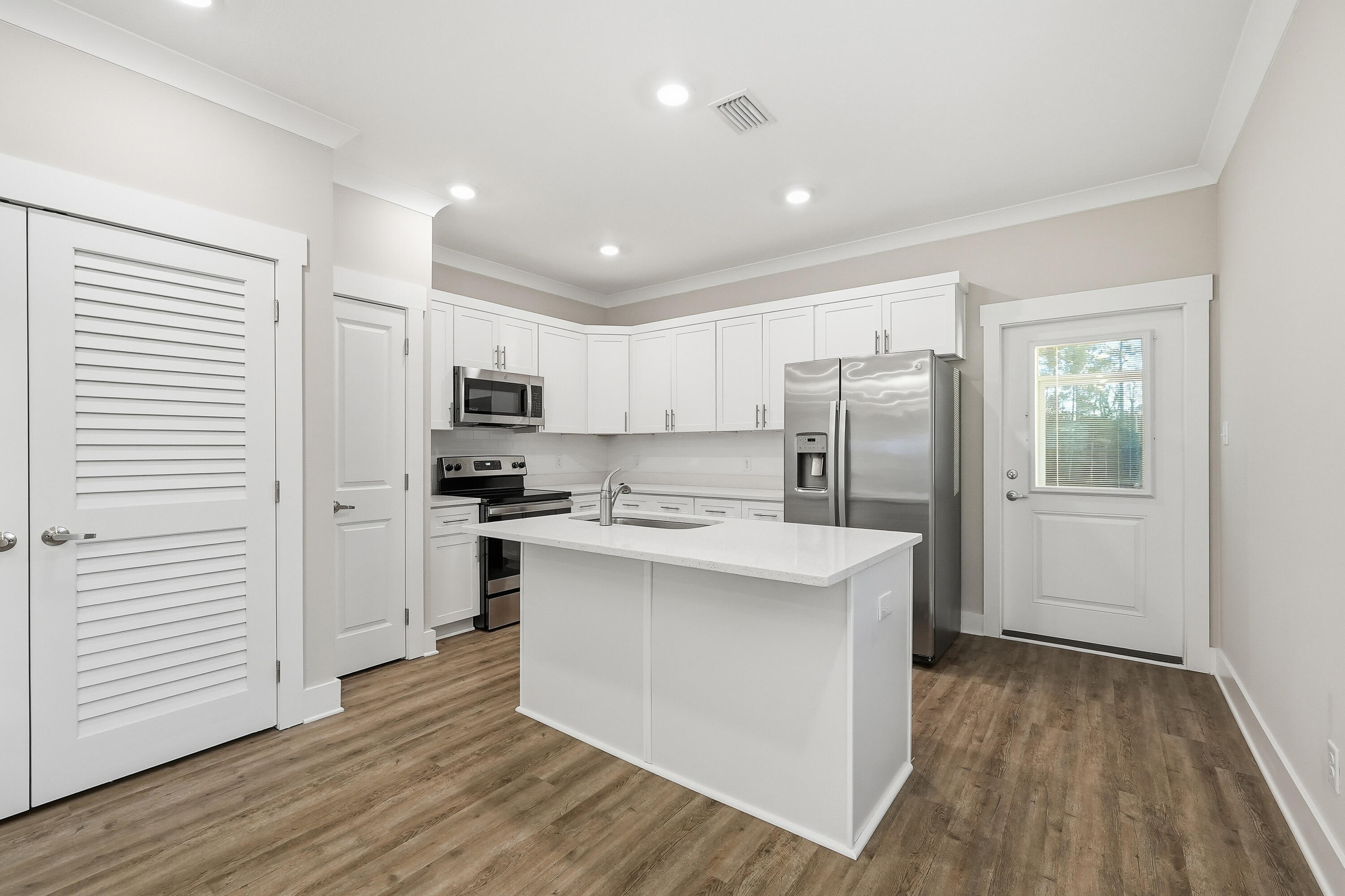 VERANDAS OF FREEPORT, THE - Residential Lease