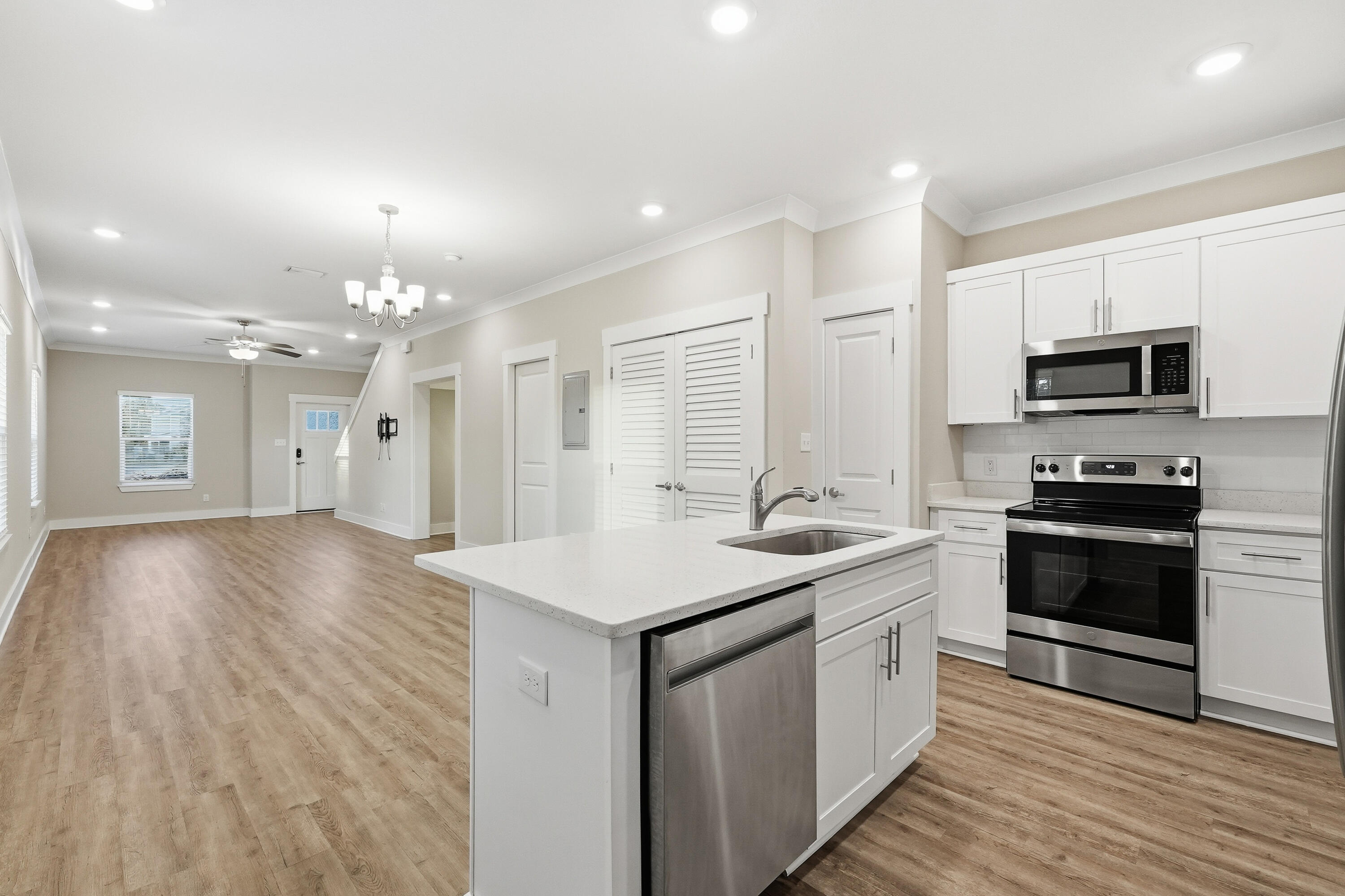 VERANDAS OF FREEPORT, THE - Residential Lease