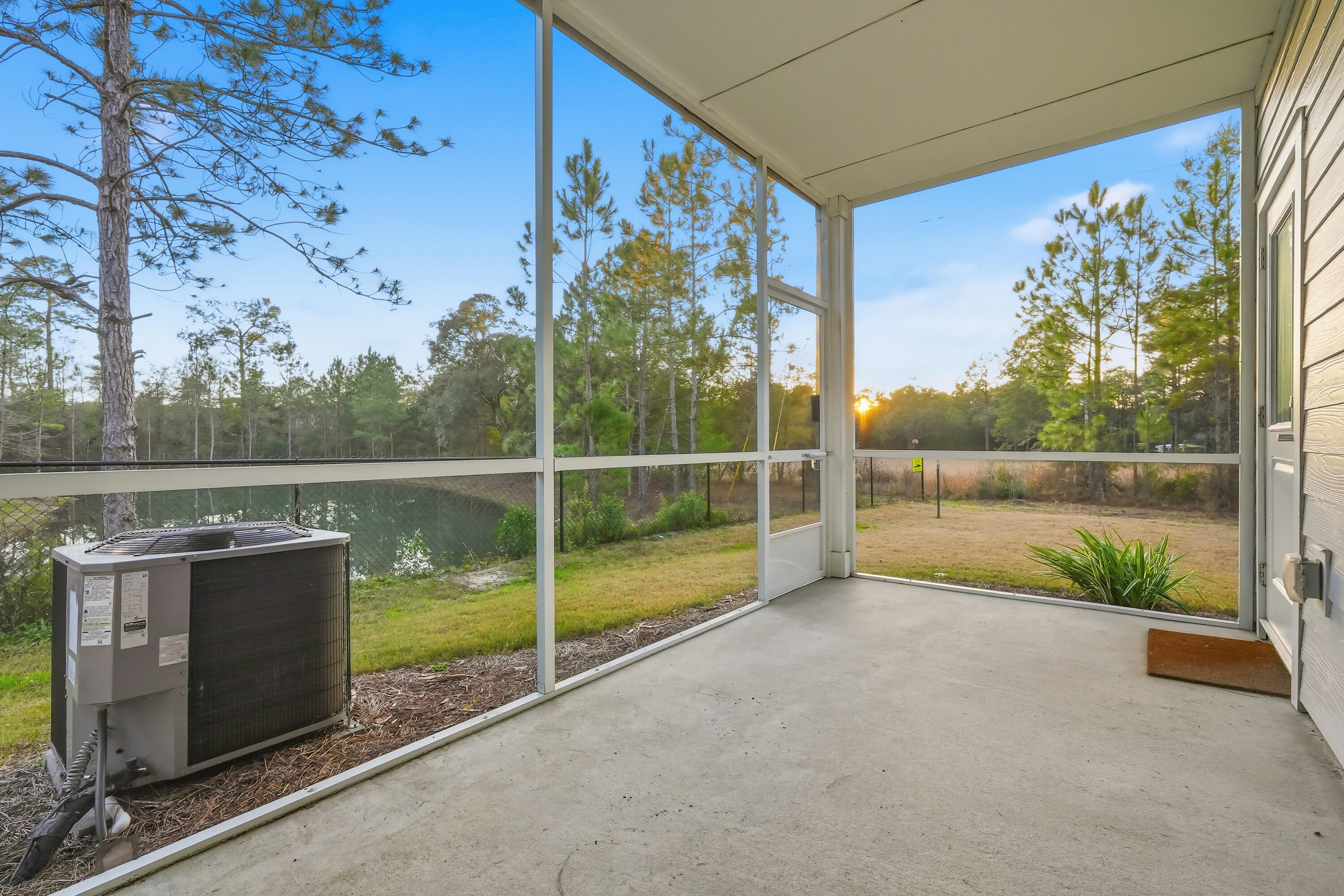 VERANDAS OF FREEPORT, THE - Residential Lease