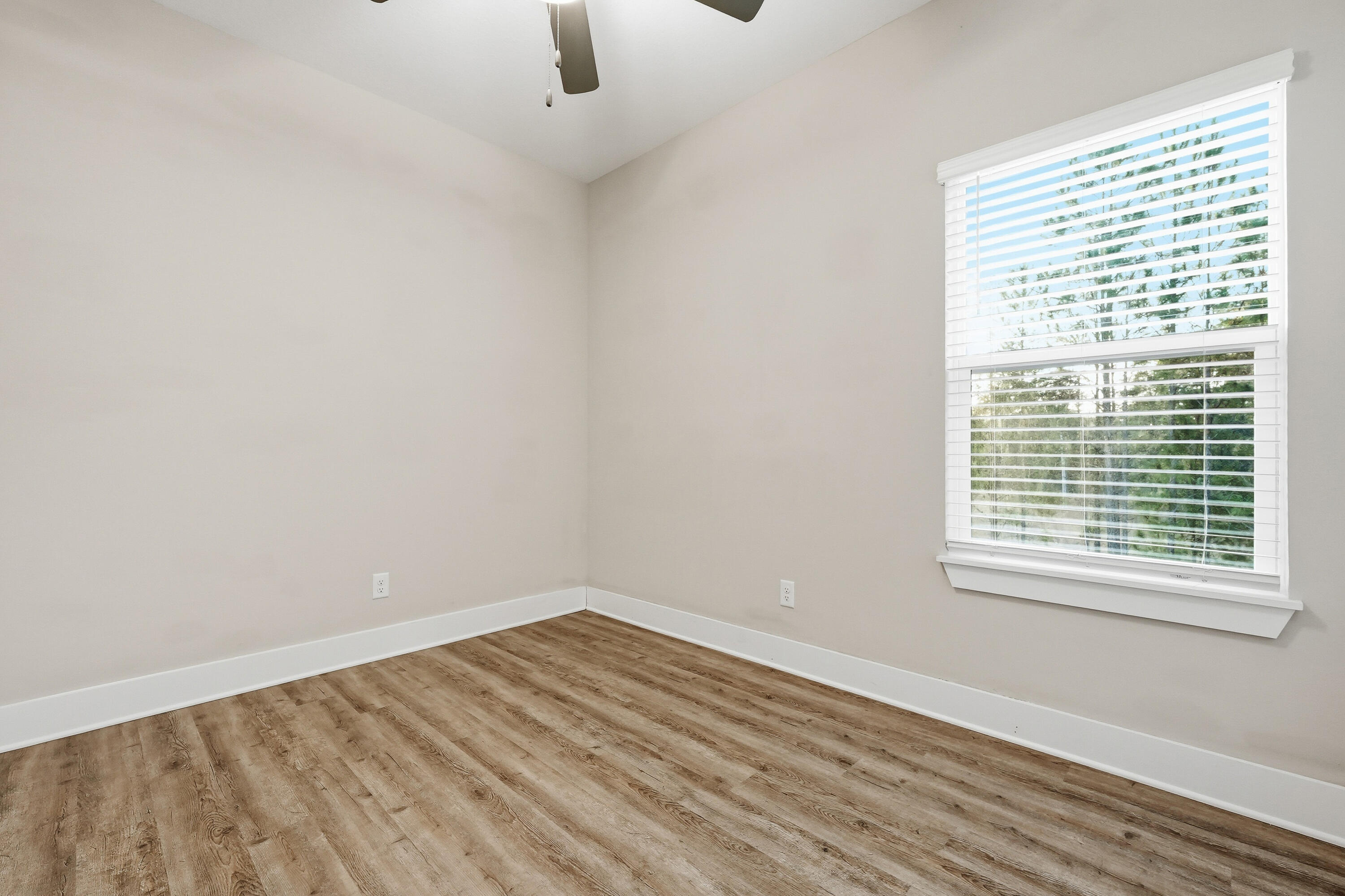 VERANDAS OF FREEPORT, THE - Residential Lease