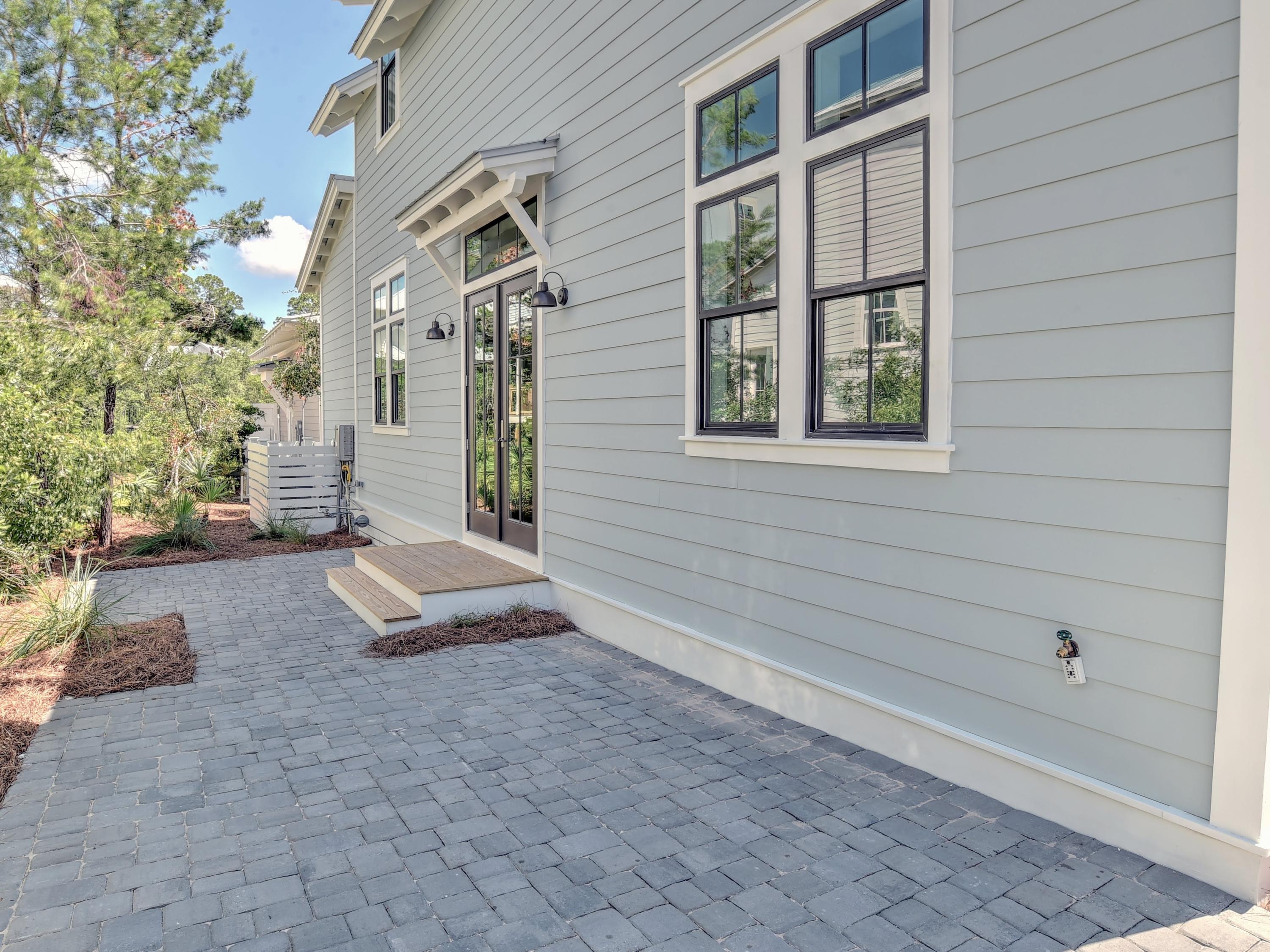 LAKESIDE AT BLUE MOUNTAIN BEACH - Residential