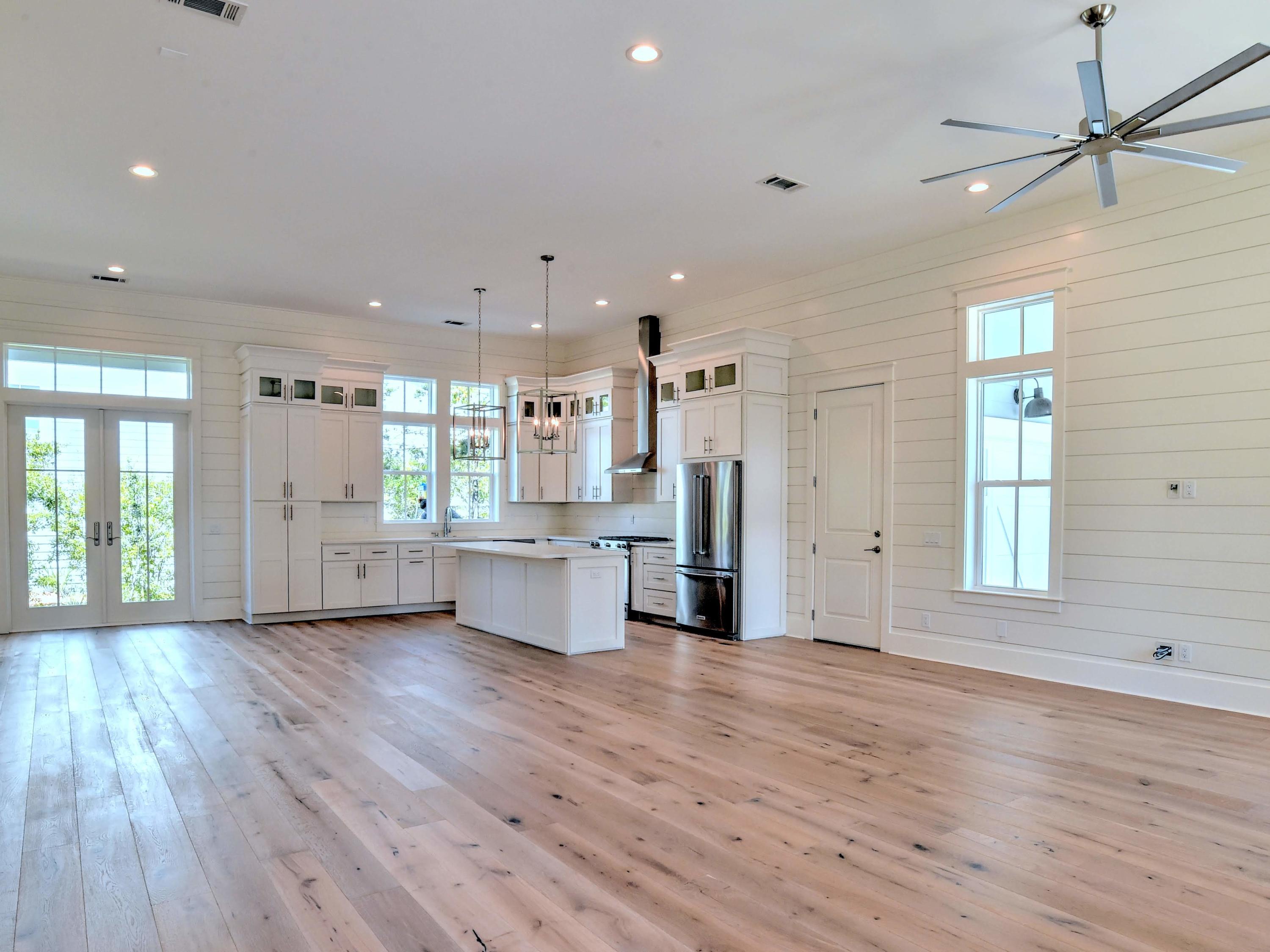 LAKESIDE AT BLUE MOUNTAIN BEACH - Residential