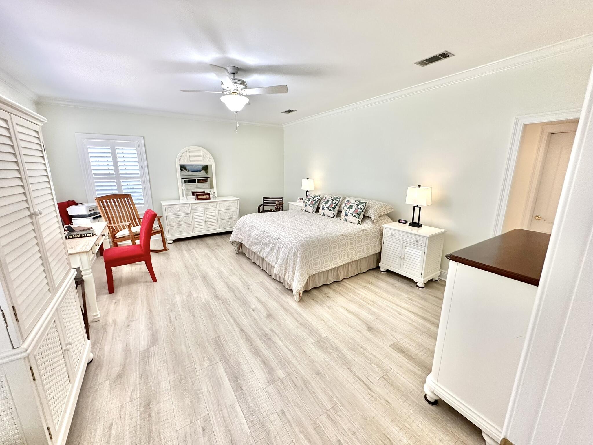 BAYTOWNE AVE EAST - Residential