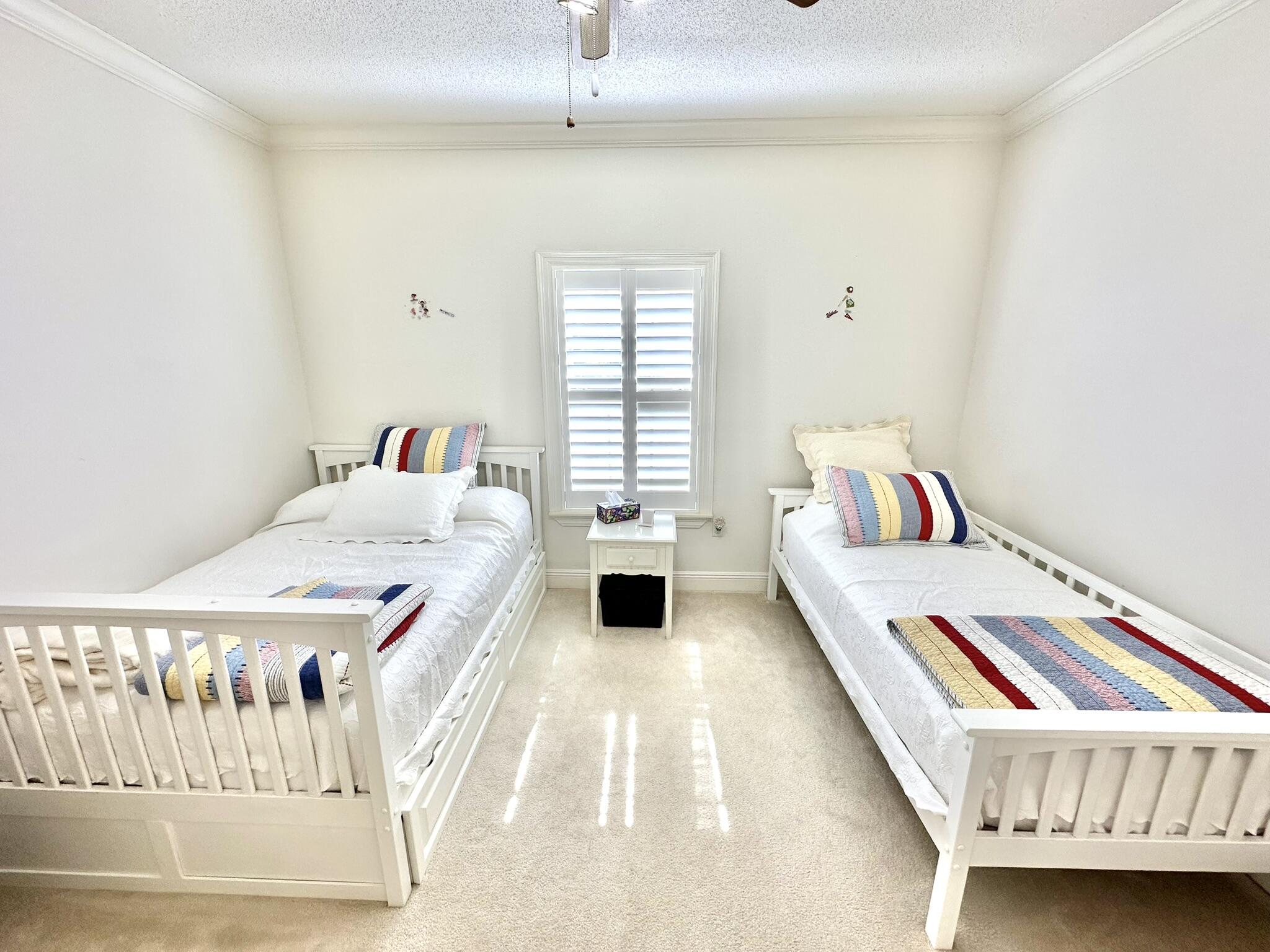 BAYTOWNE AVE EAST - Residential