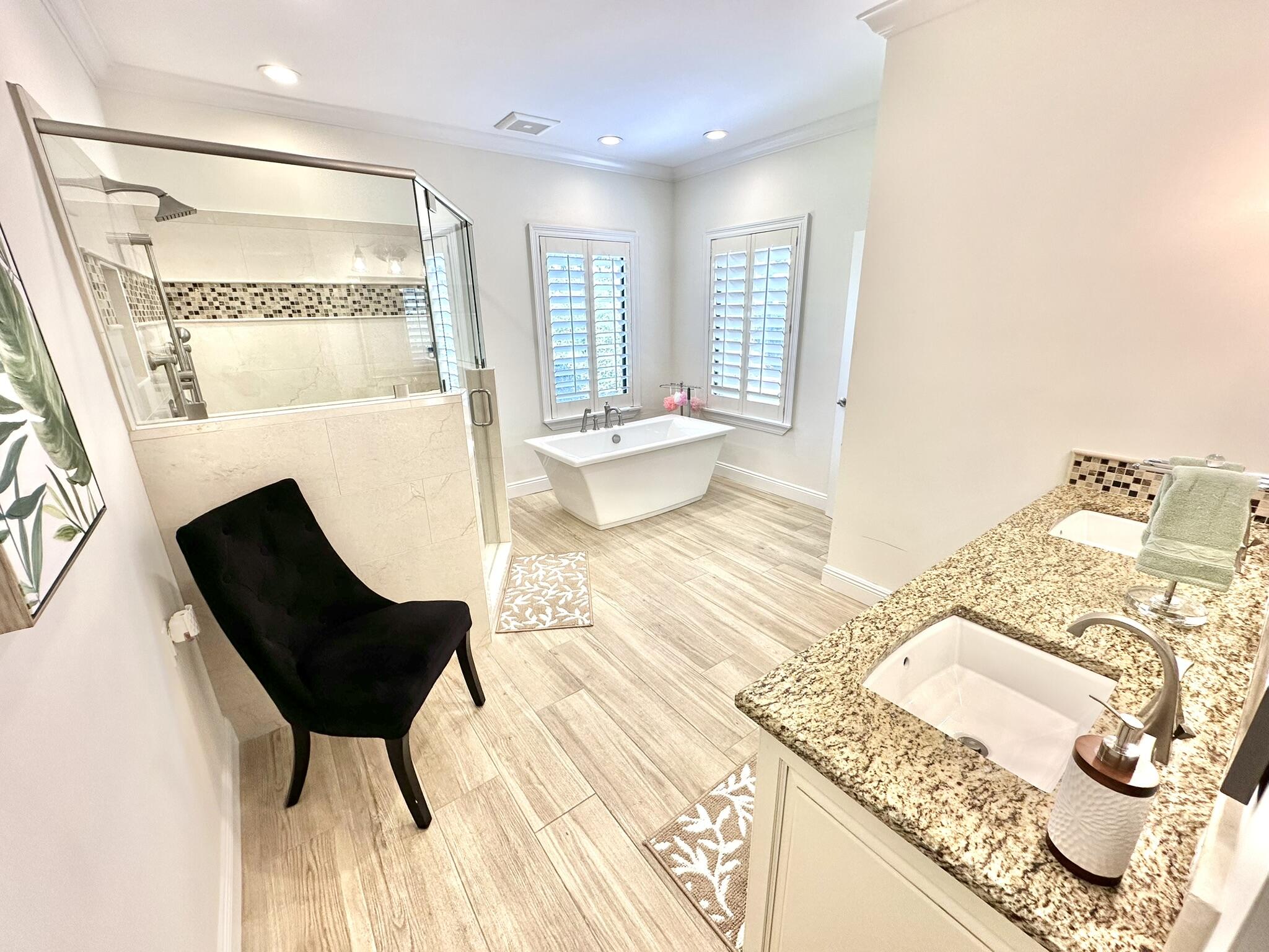 BAYTOWNE AVE EAST - Residential