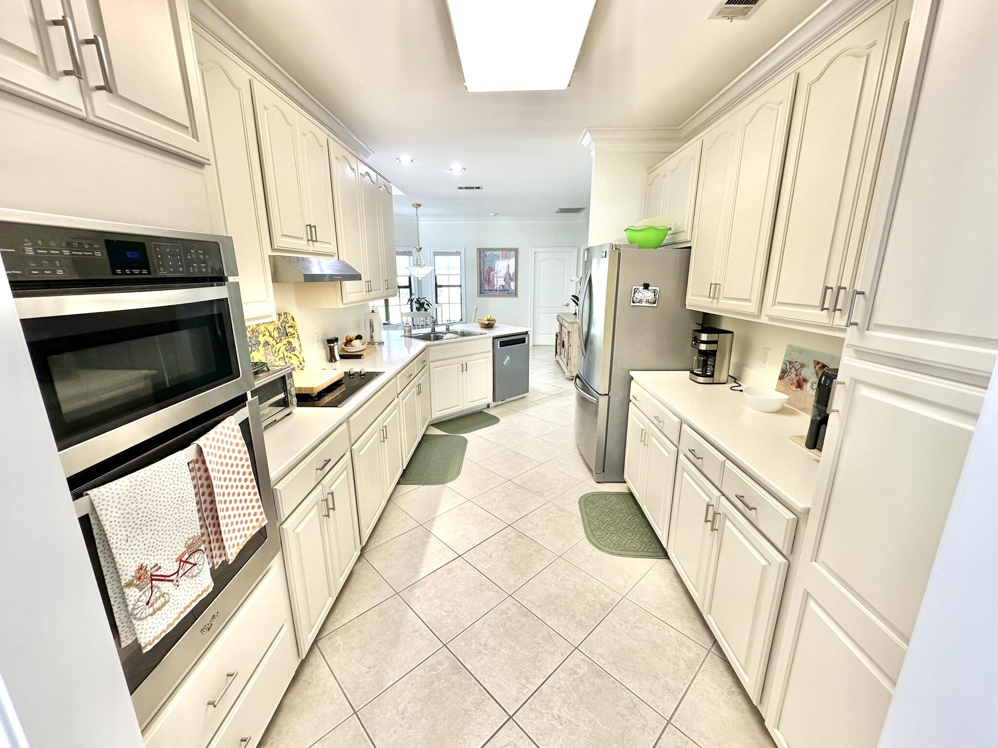 BAYTOWNE AVE EAST - Residential