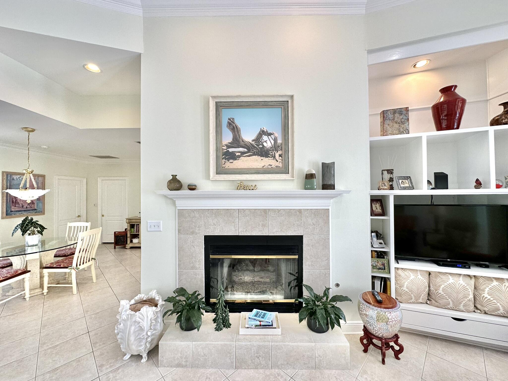 BAYTOWNE AVE EAST - Residential