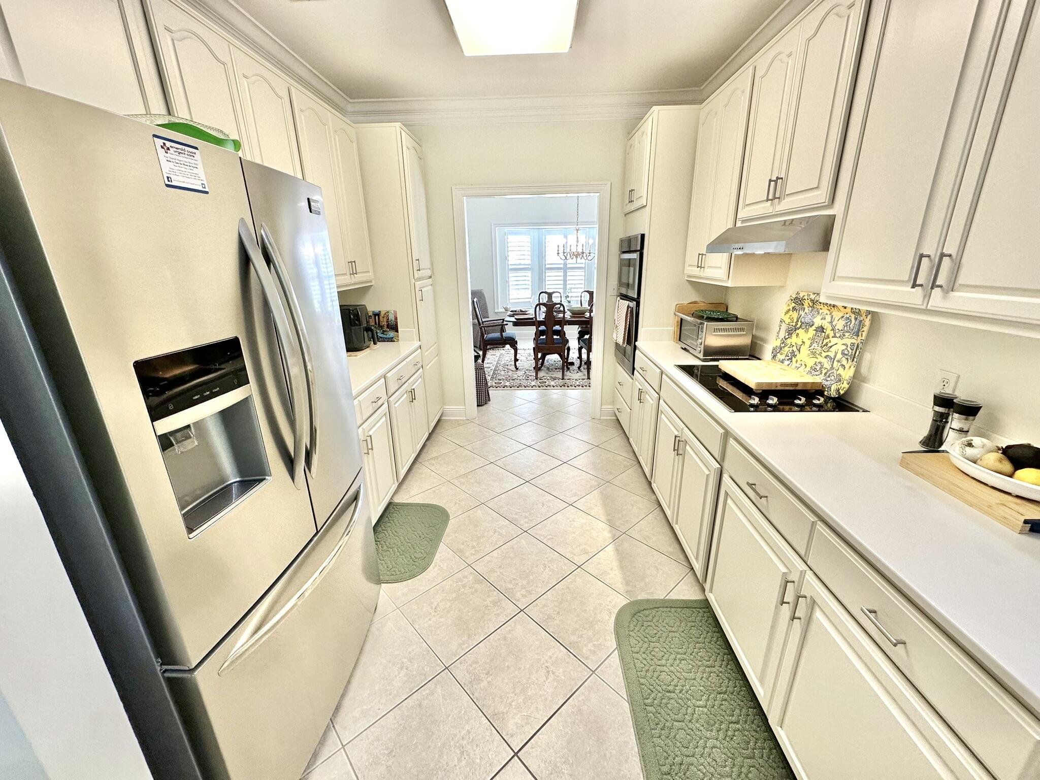 BAYTOWNE AVE EAST - Residential