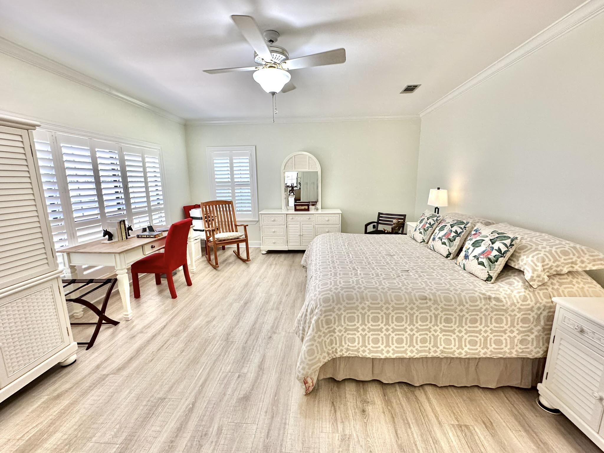 BAYTOWNE AVE EAST - Residential