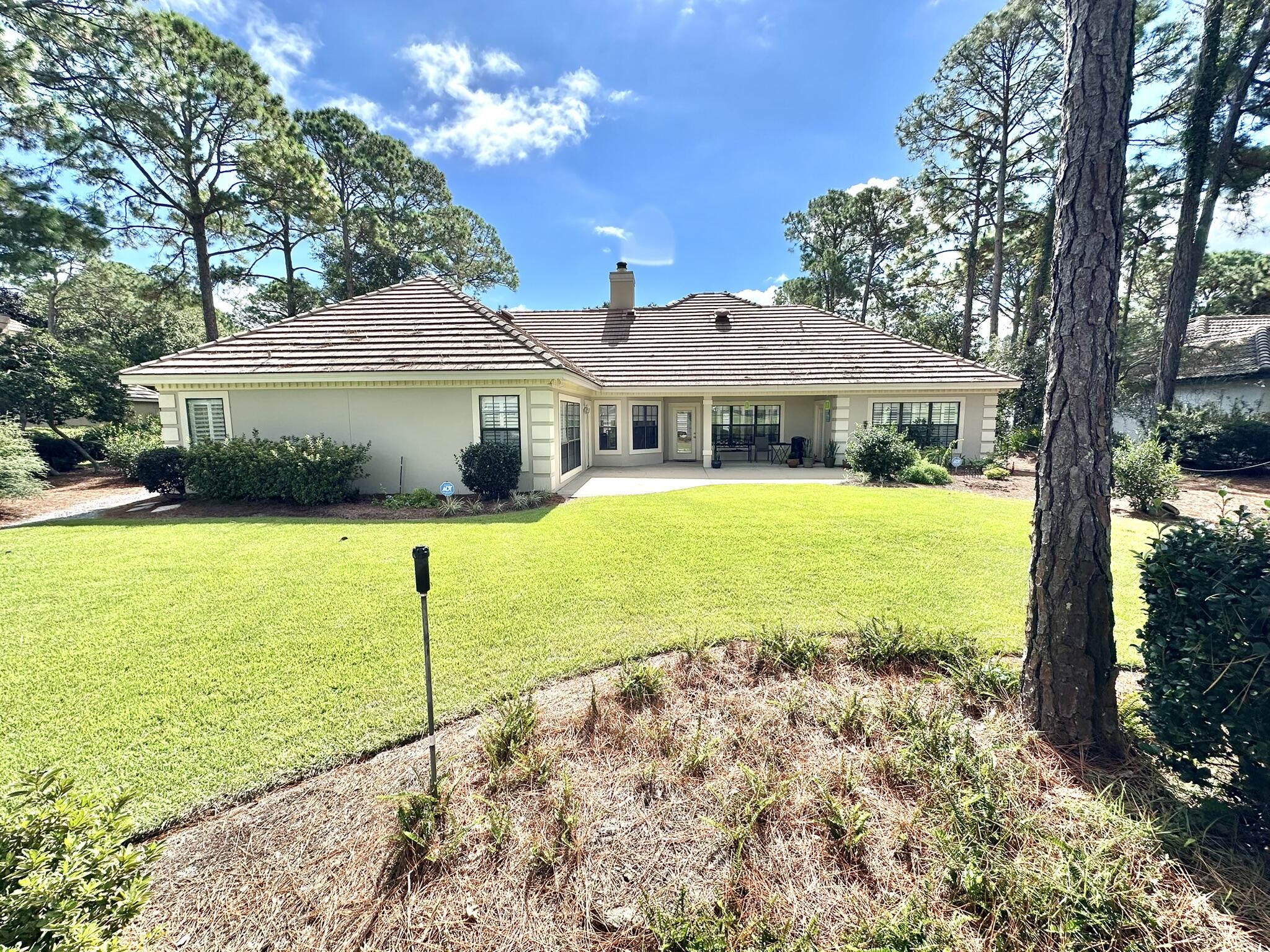 BAYTOWNE AVE EAST - Residential