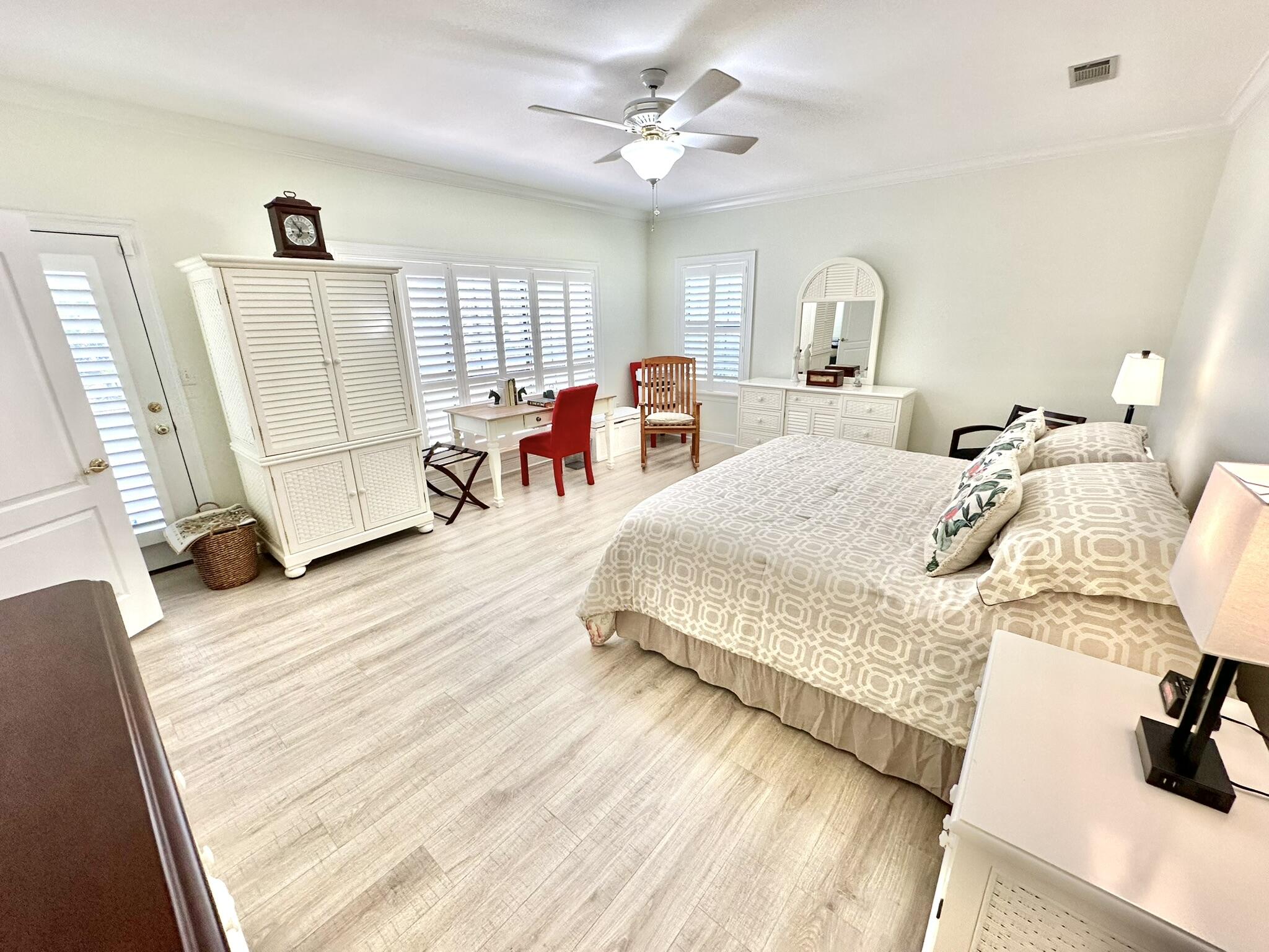 BAYTOWNE AVE EAST - Residential