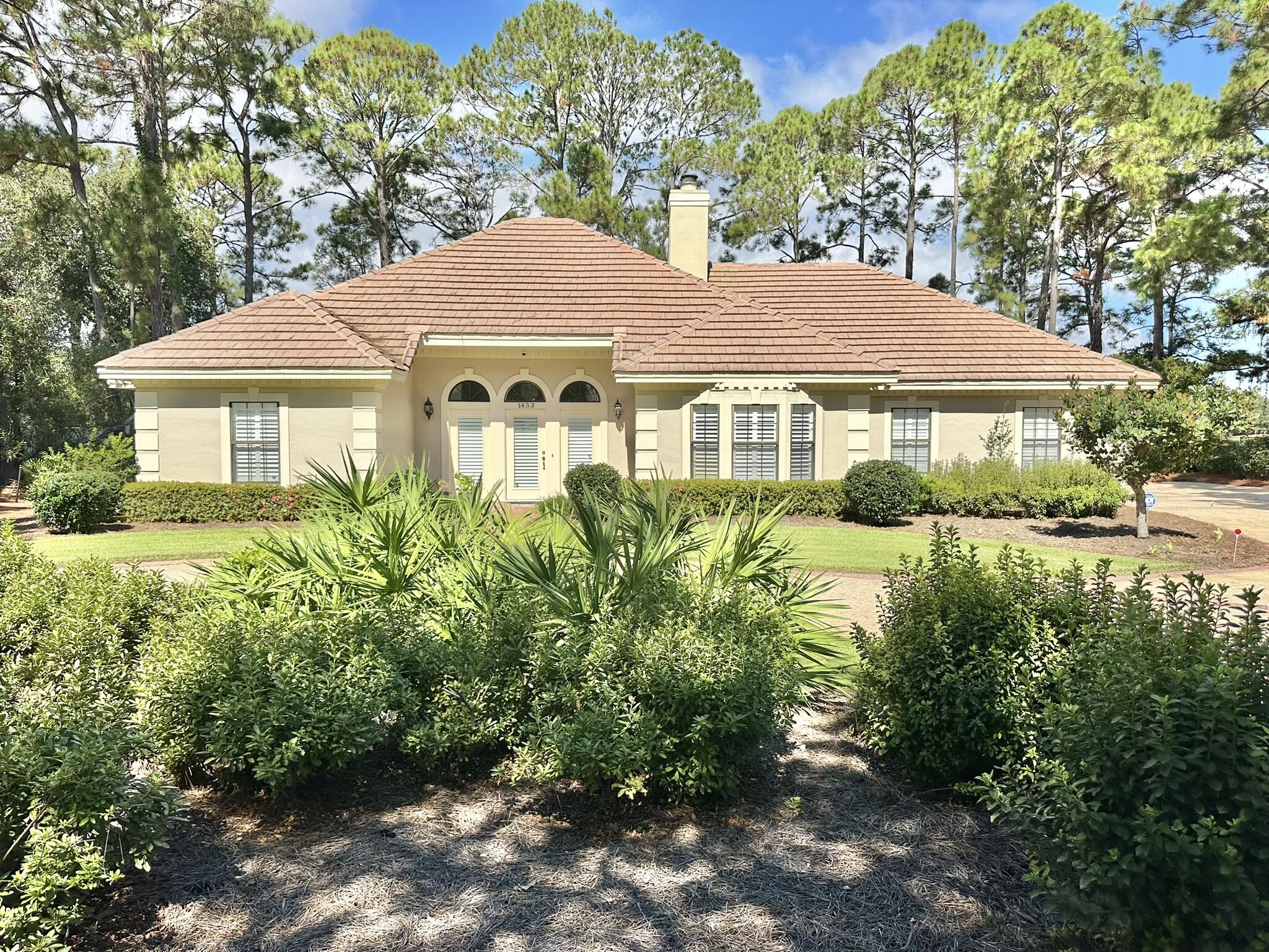 BAYTOWNE AVE EAST - Residential