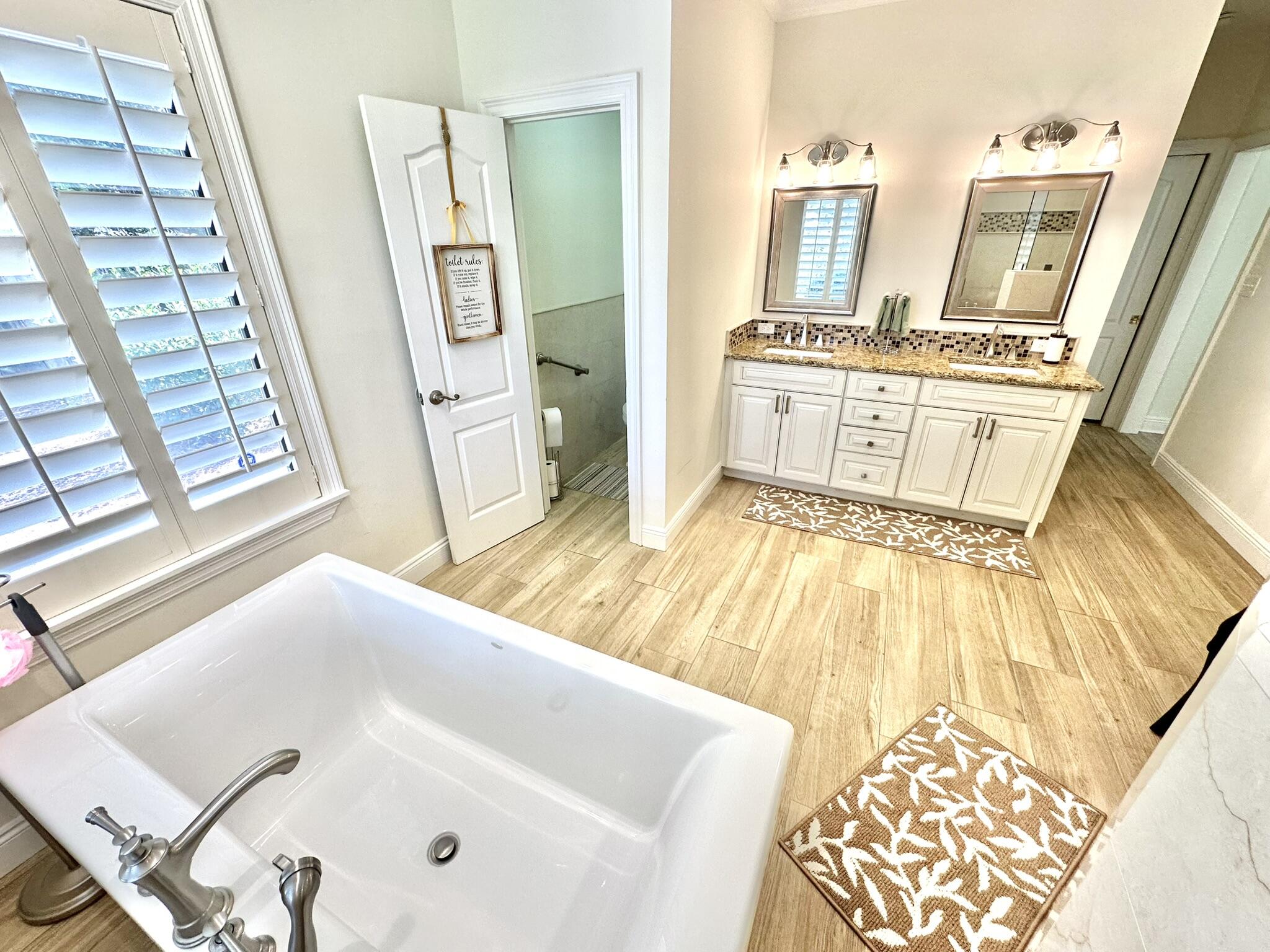 BAYTOWNE AVE EAST - Residential
